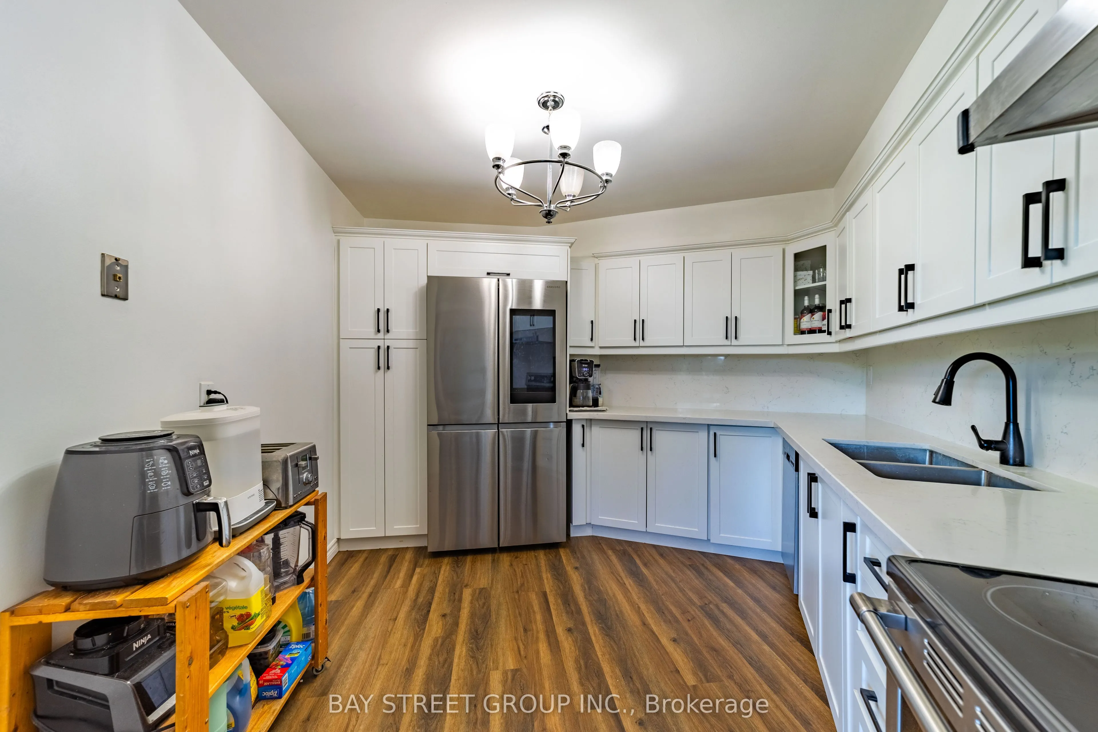 980 Broadview Avenue, #403