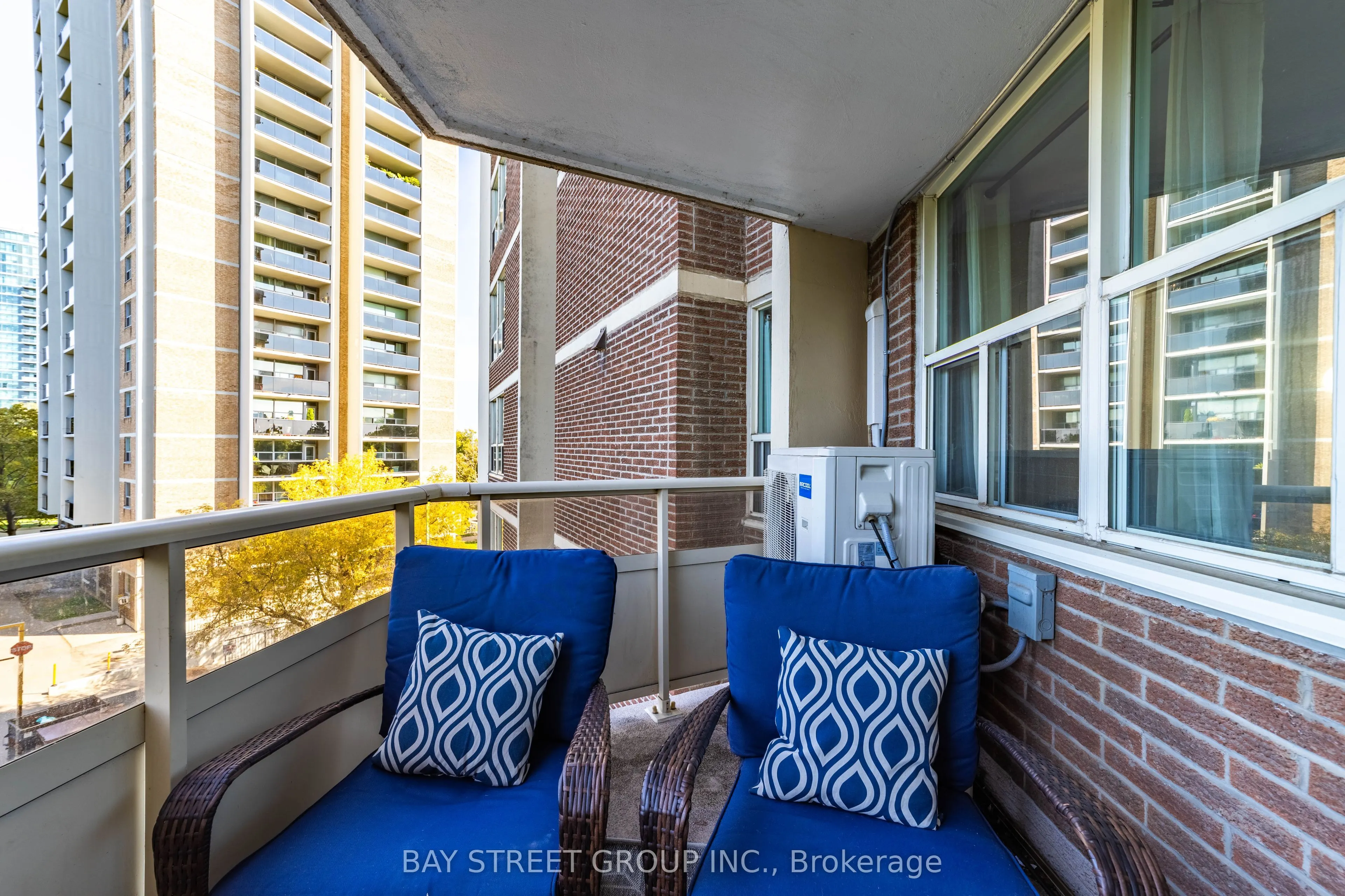 980 Broadview Avenue, #403