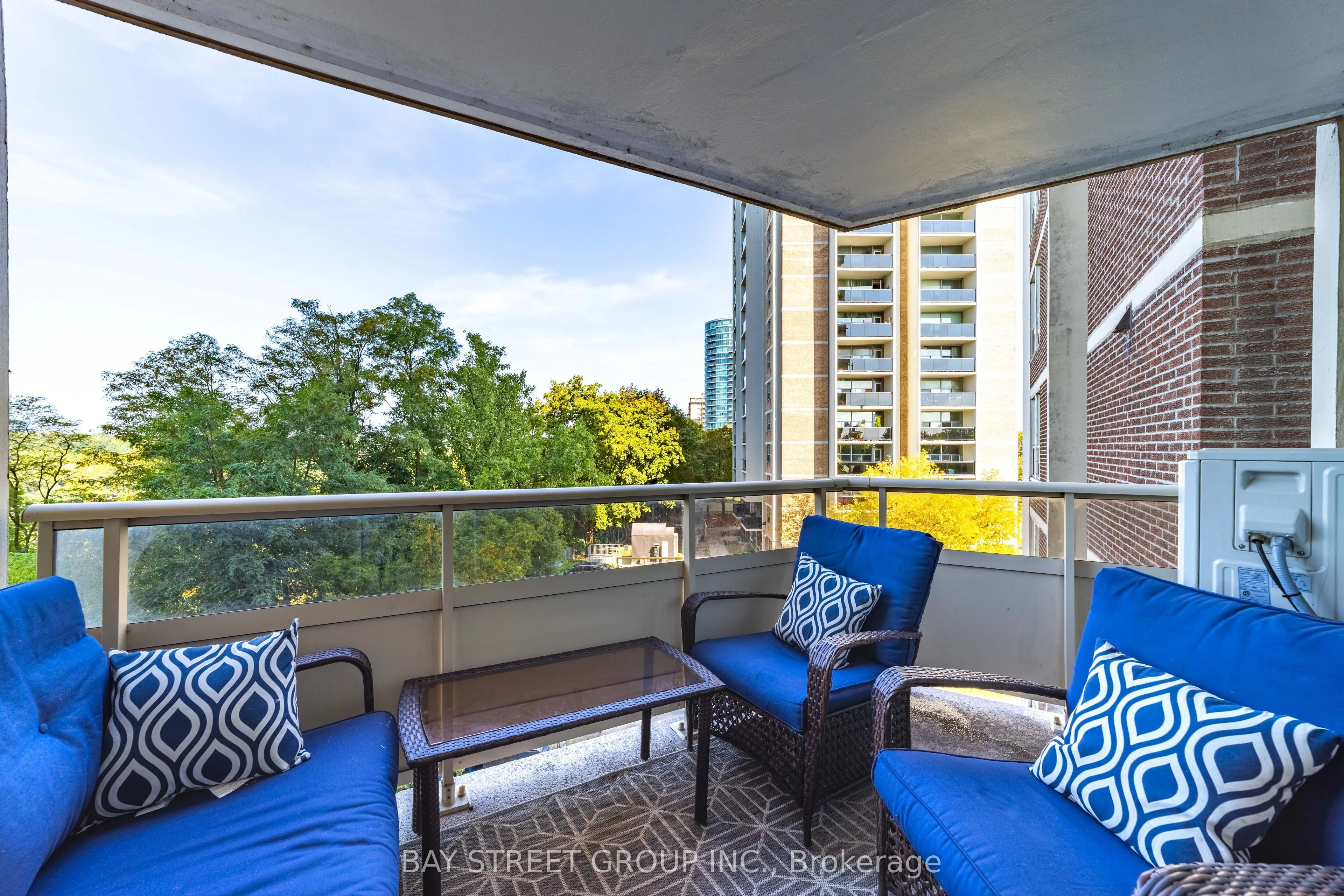 980 Broadview Avenue, #403