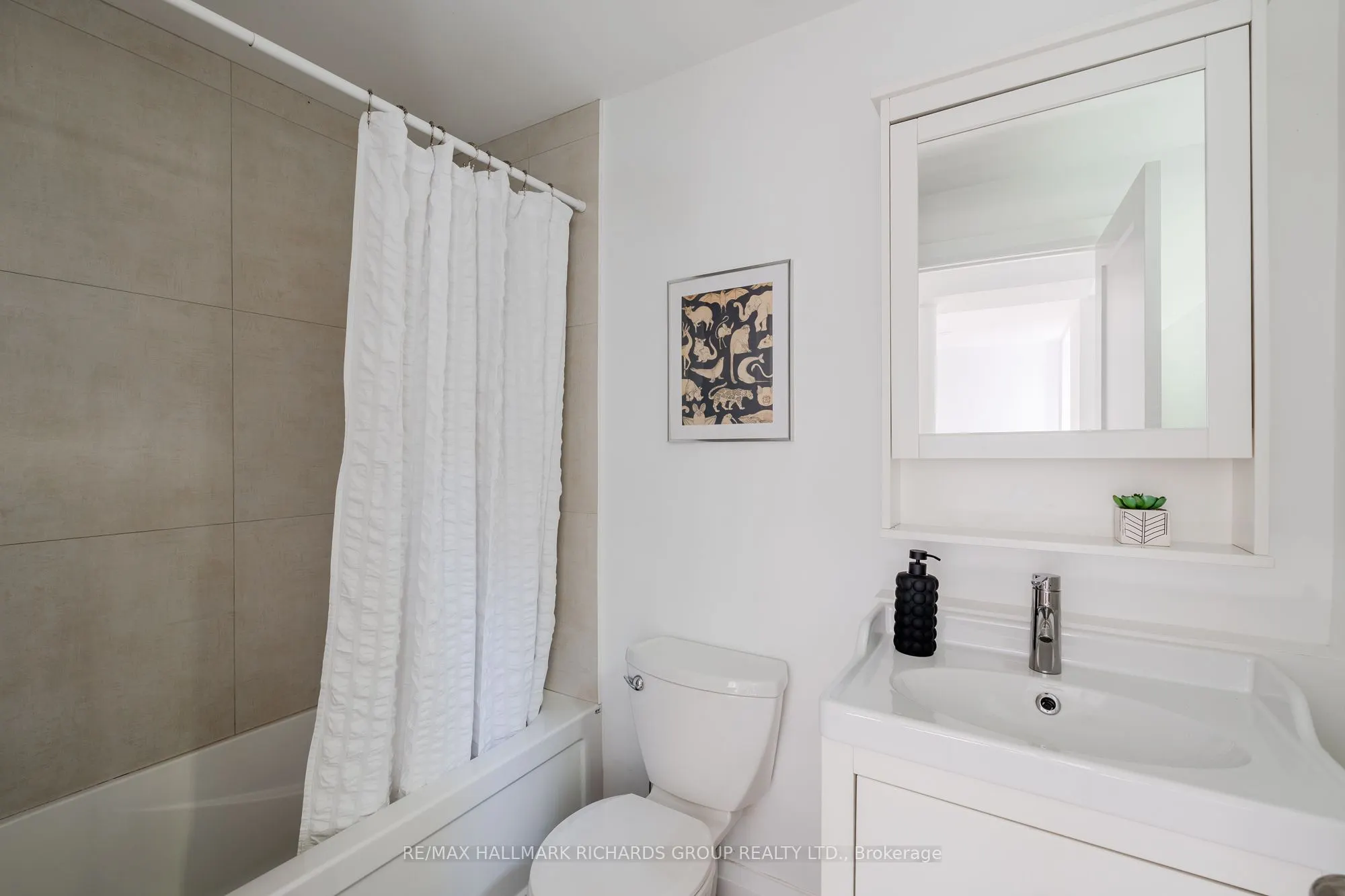 389 Woodbine Avenue