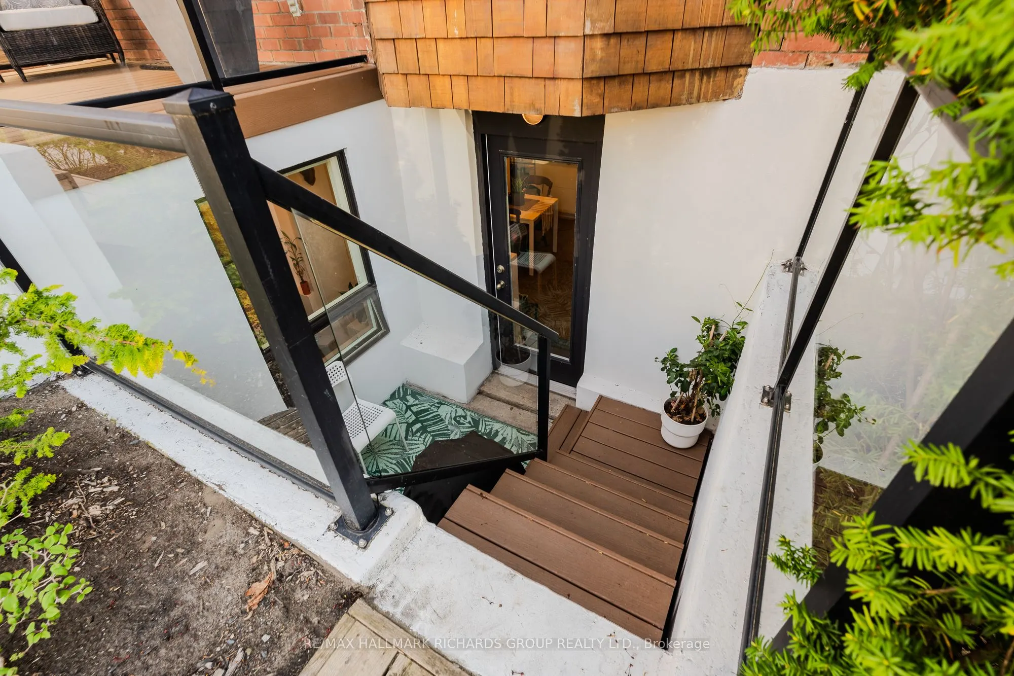 389 Woodbine Avenue