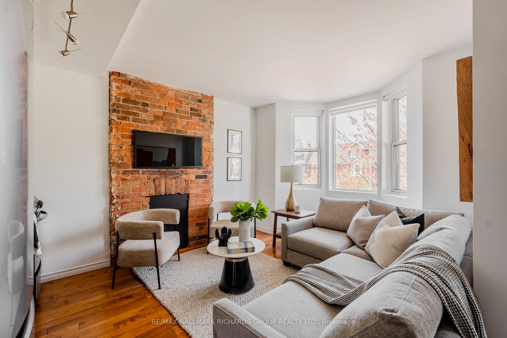 389 Woodbine Avenue
