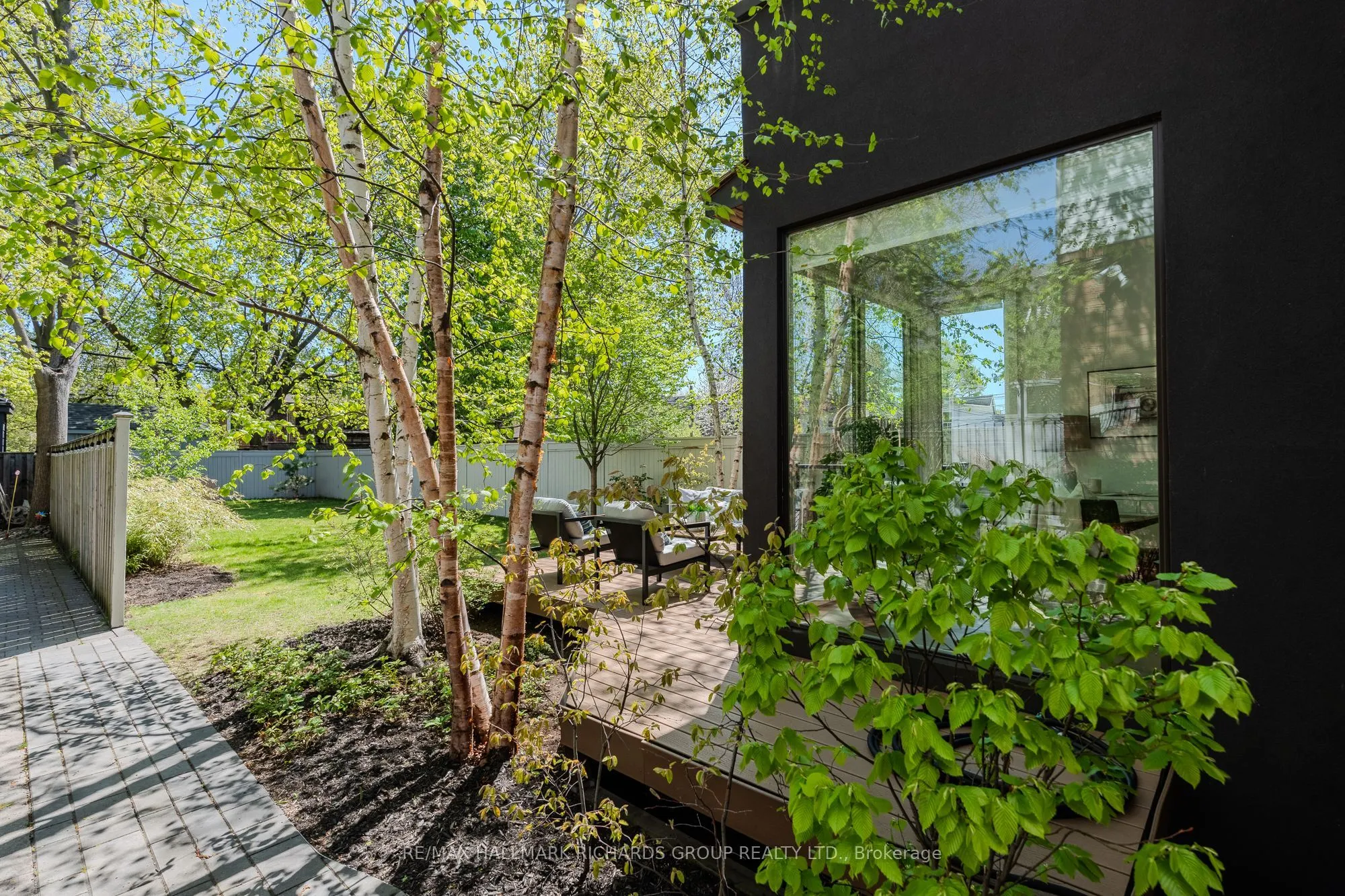 389 Woodbine Avenue