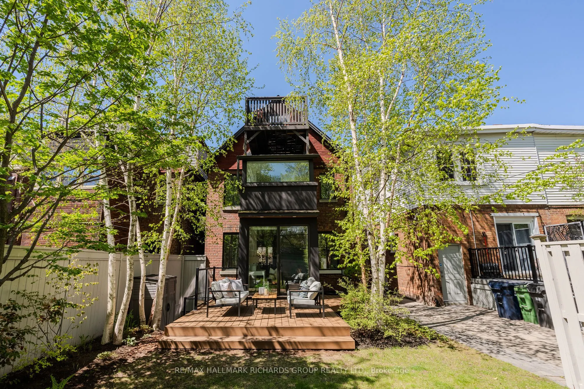 389 Woodbine Avenue