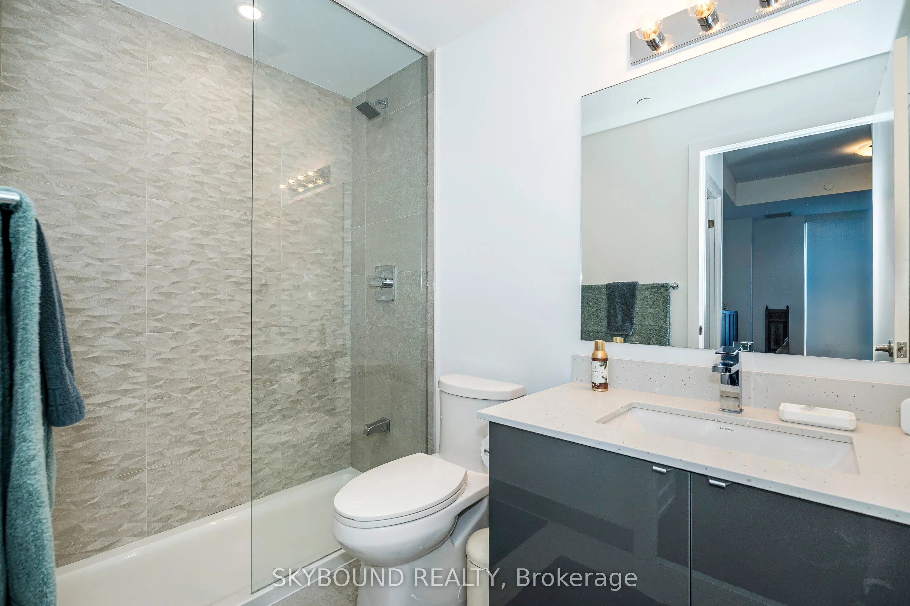 630 Greenwood Avenue, ## 703