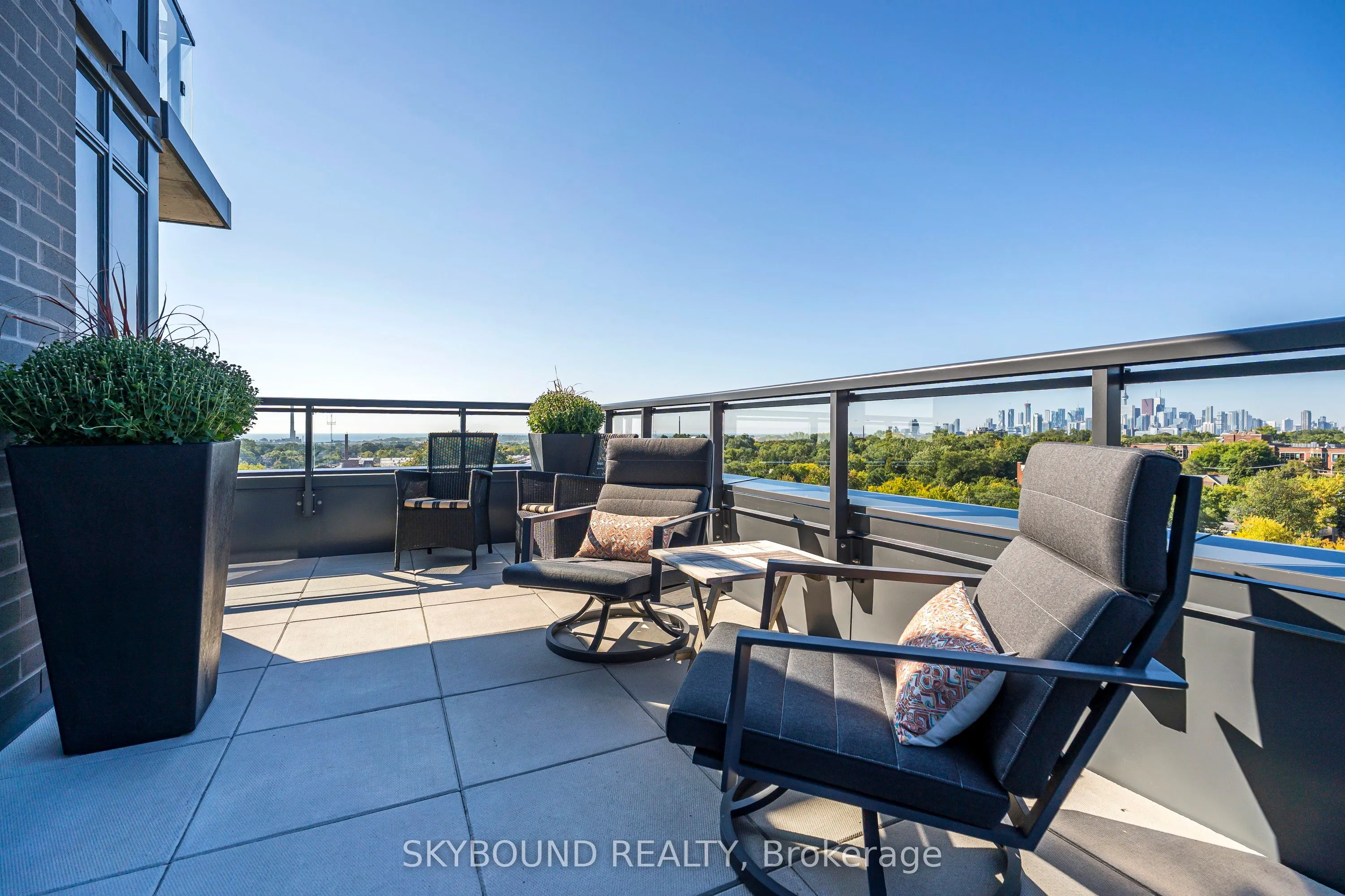 630 Greenwood Avenue, ## 703