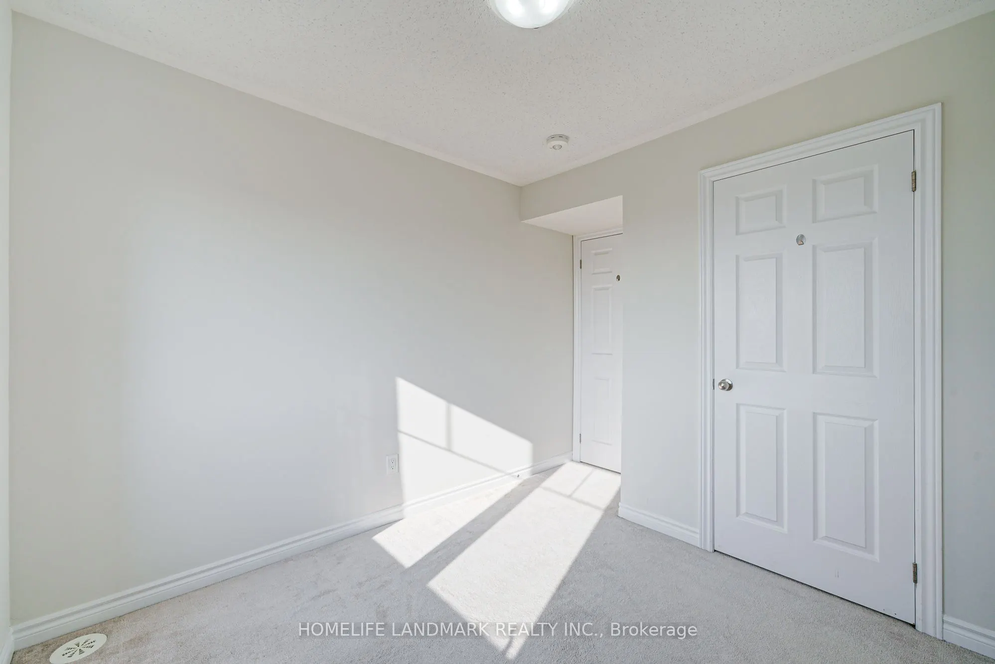 9 Eaton Park Lane, #8