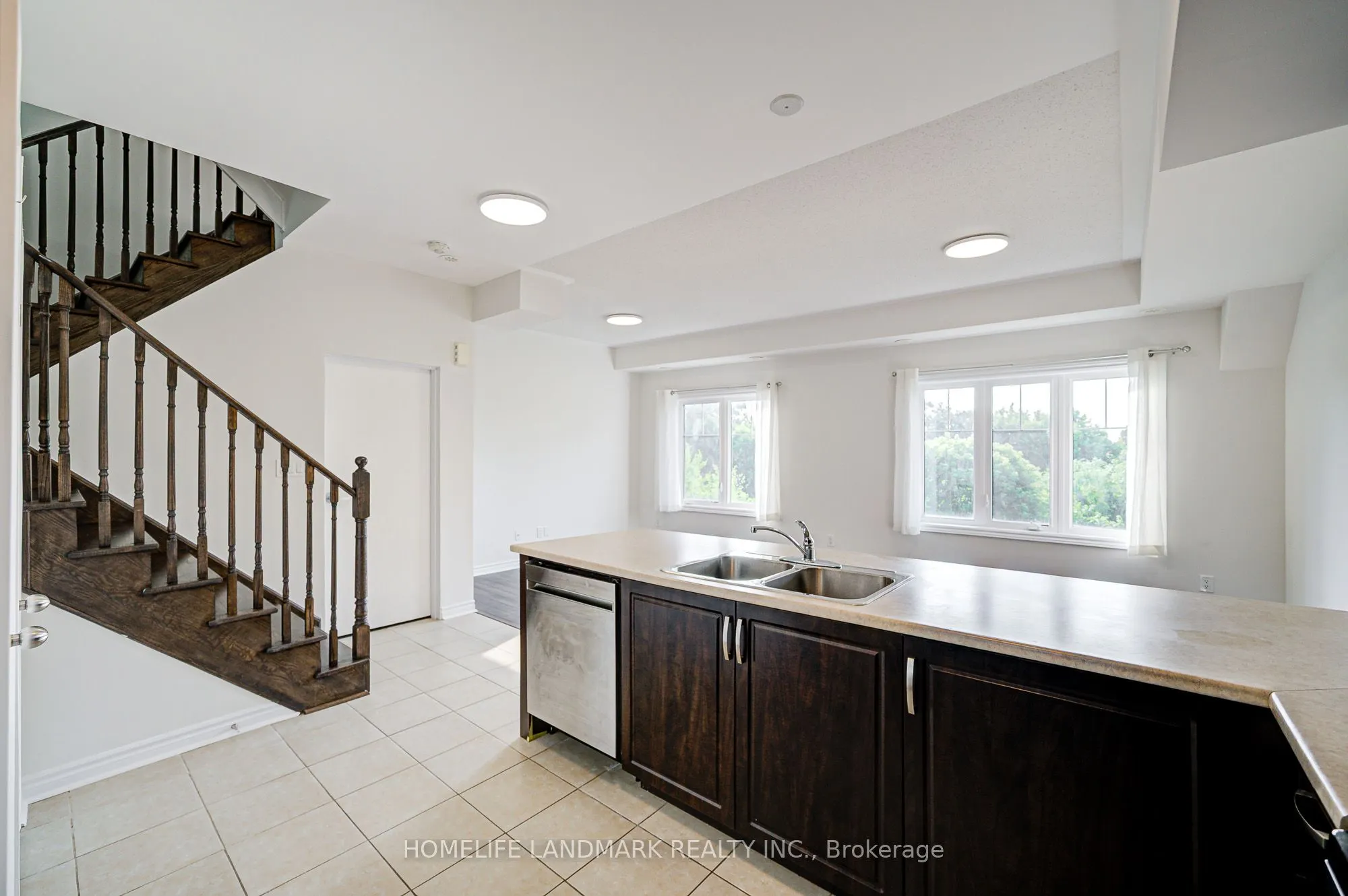 9 Eaton Park Lane, #8