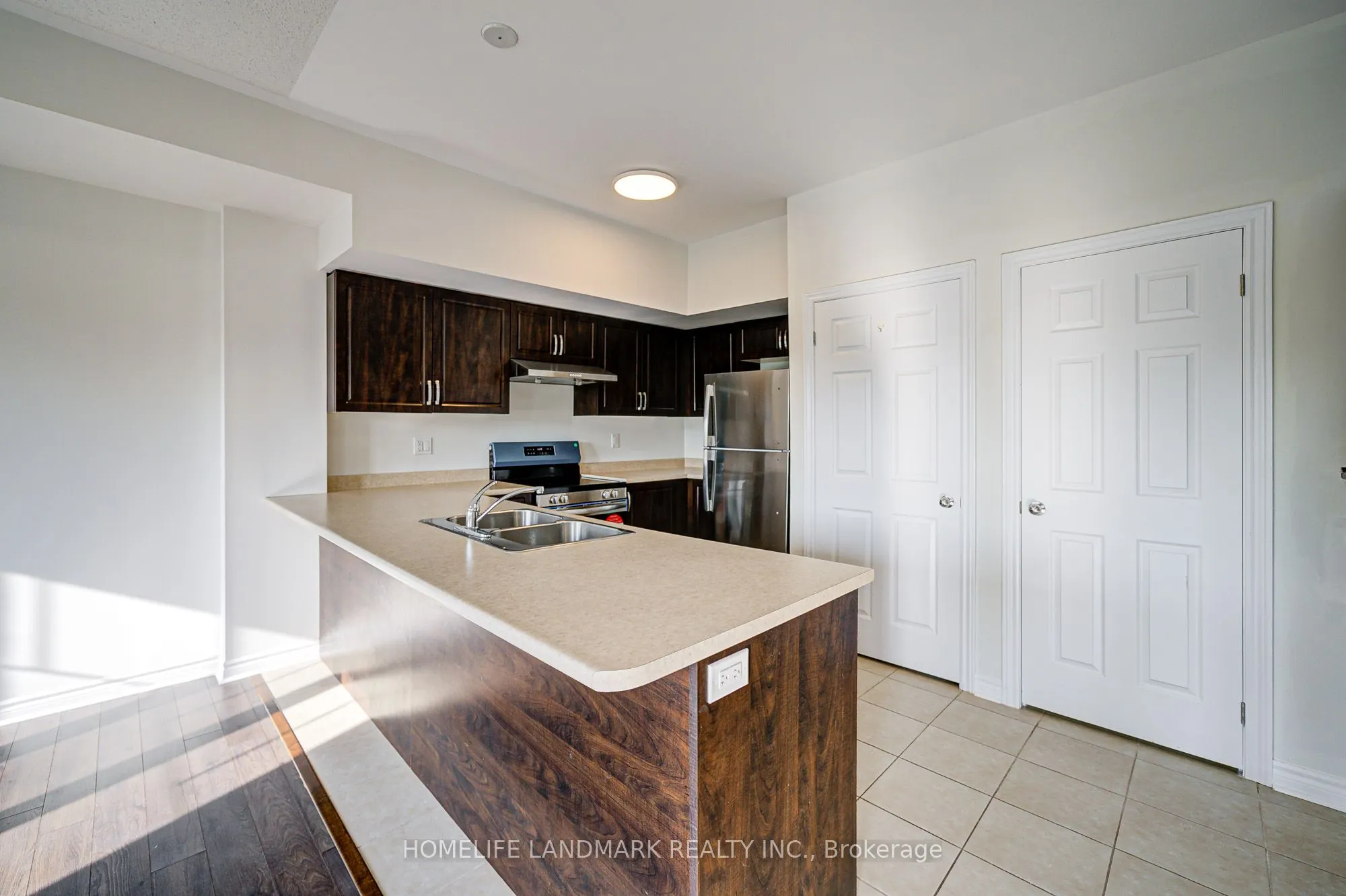 9 Eaton Park Lane, #8