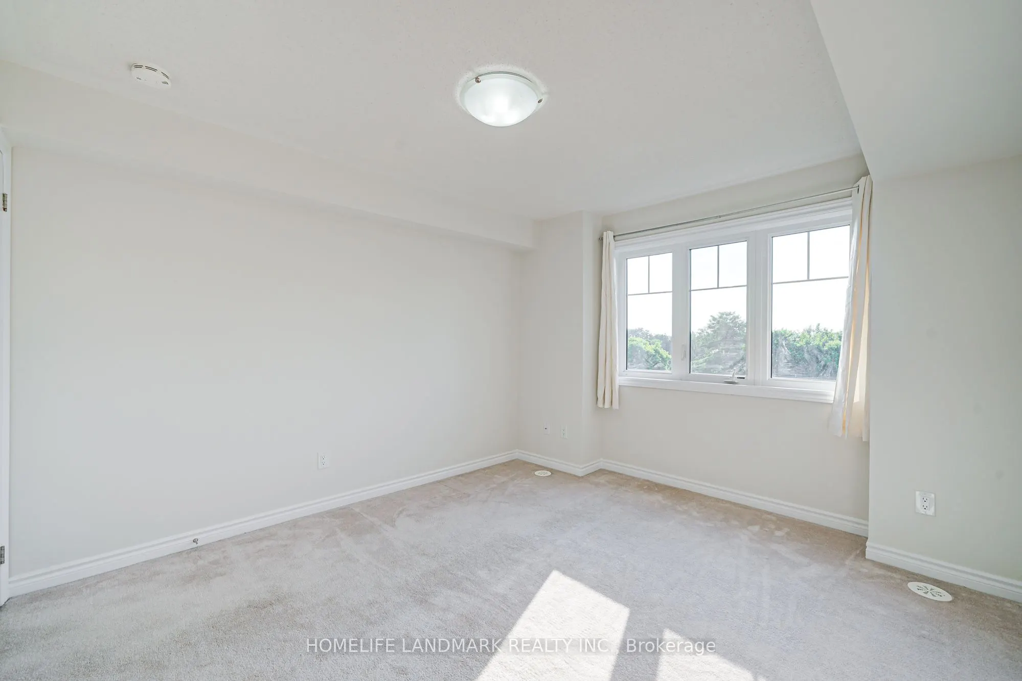 9 Eaton Park Lane, #8