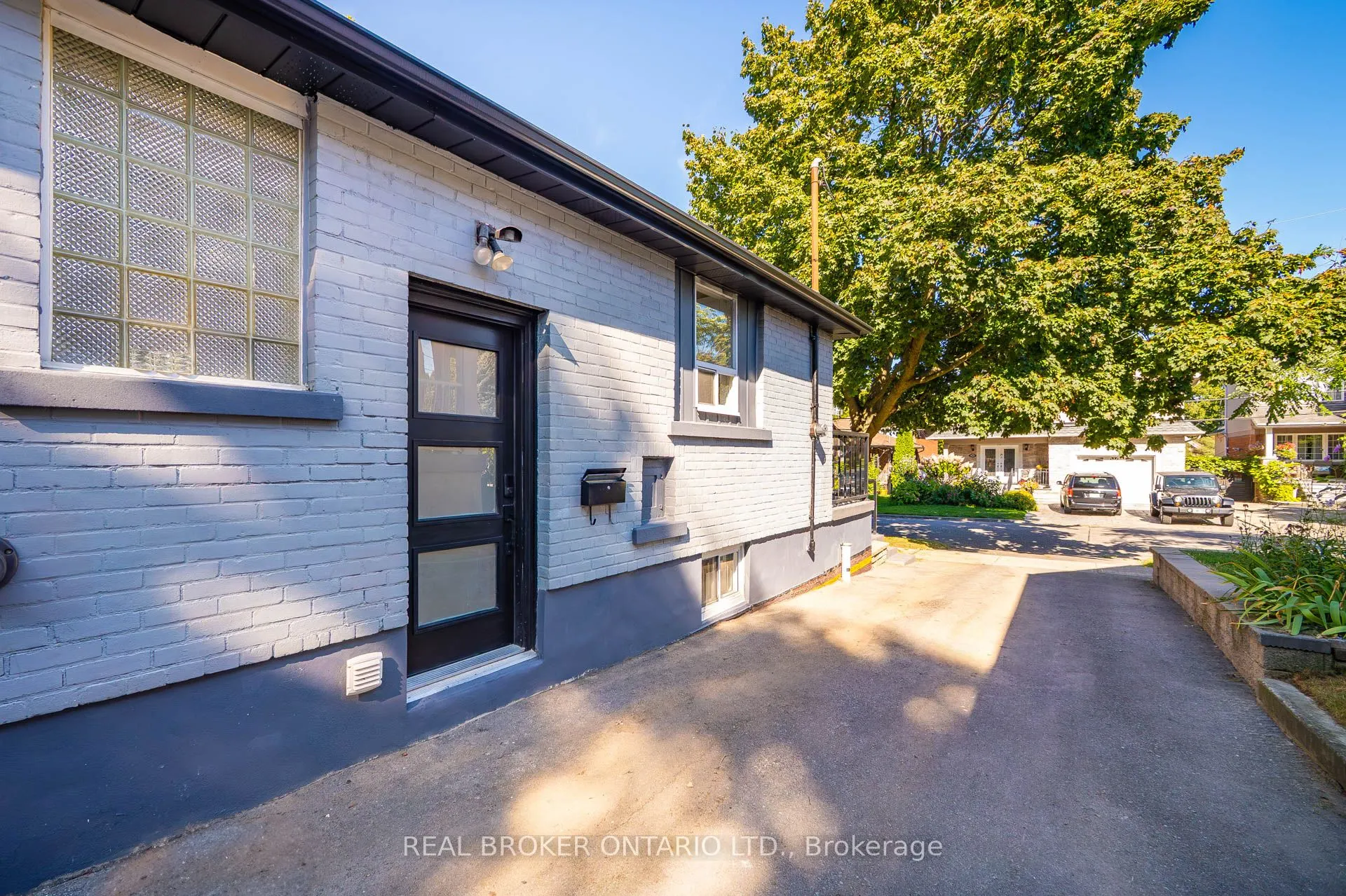 30 Presley Avenue