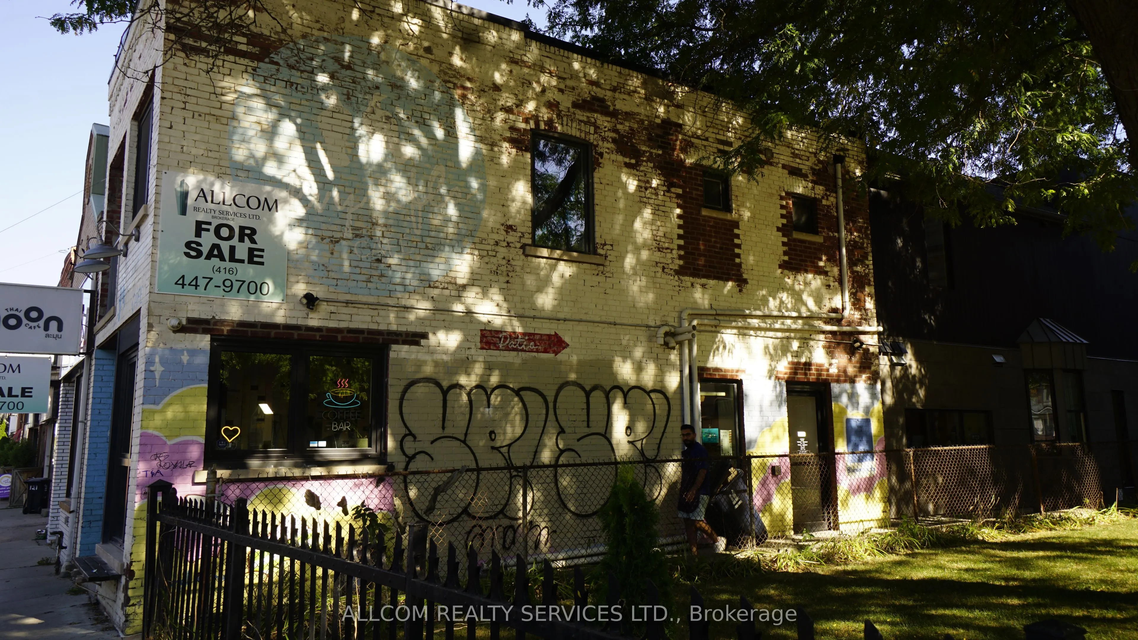 713 Gerrard Street E