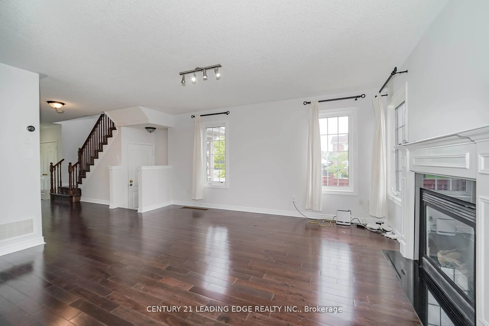 33 Dring Street