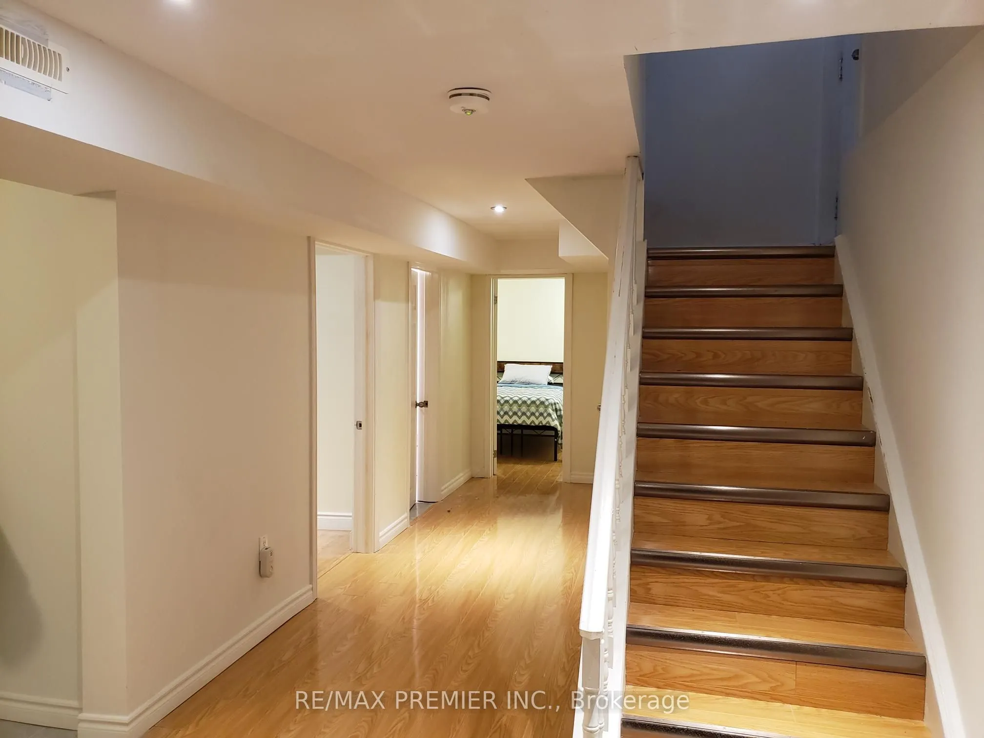 173 Dean Park Road, #LOWER