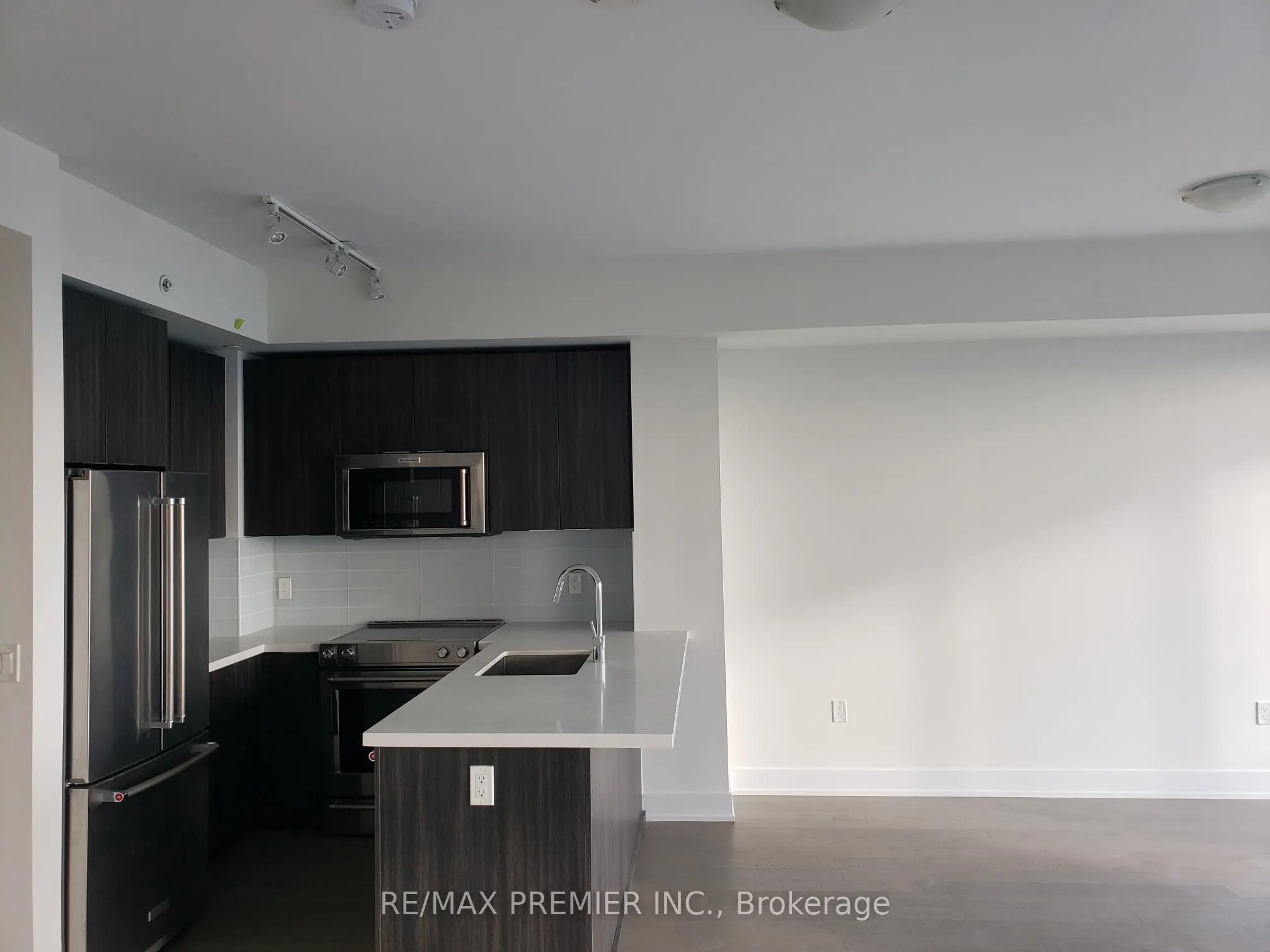 173 Dean Park Road, #LOWER