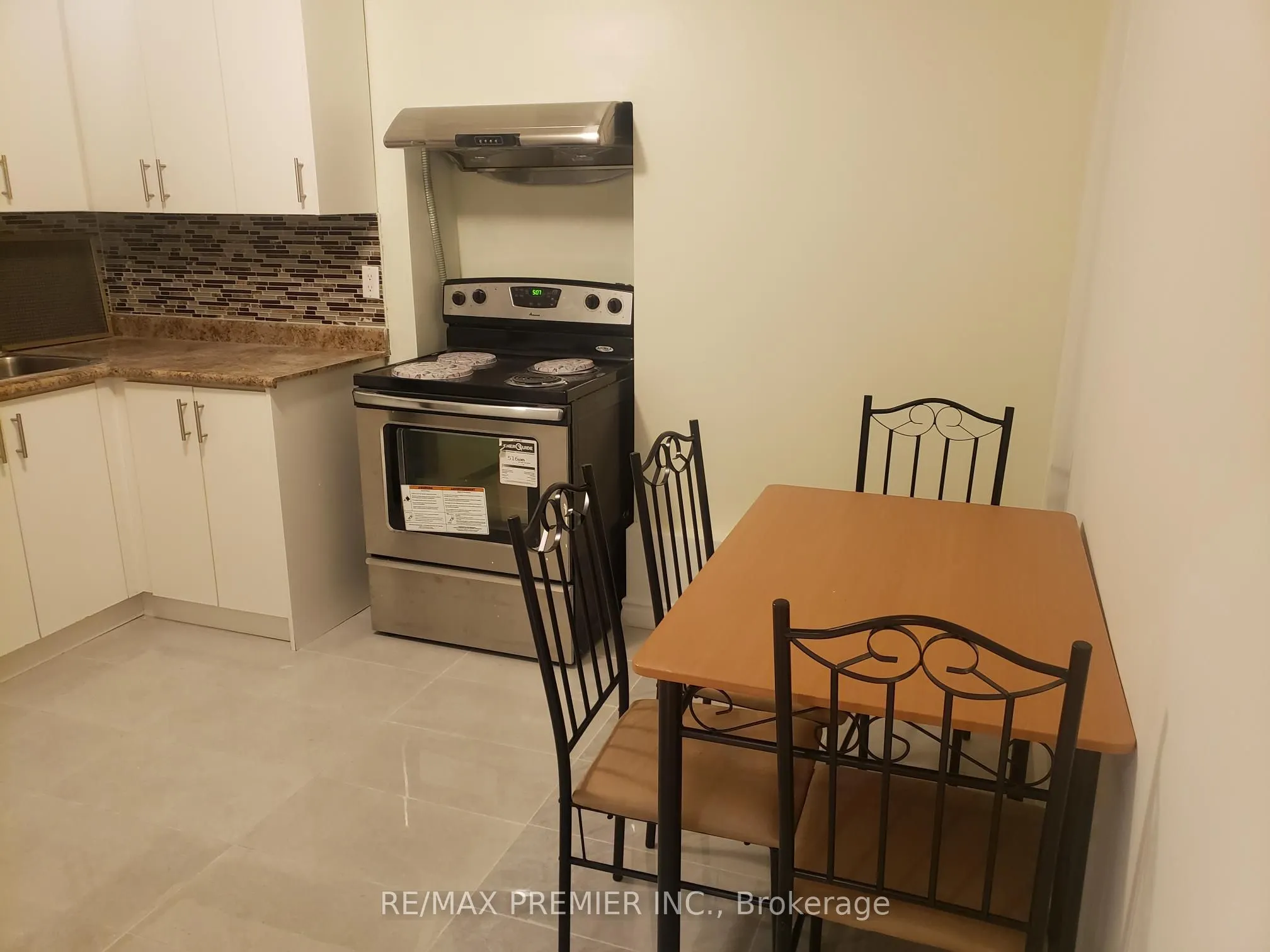173 Dean Park Road, #LOWER