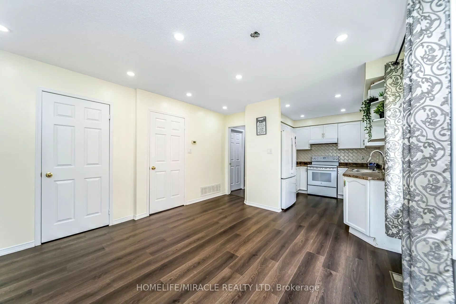 165 Tapscott Road N, #27