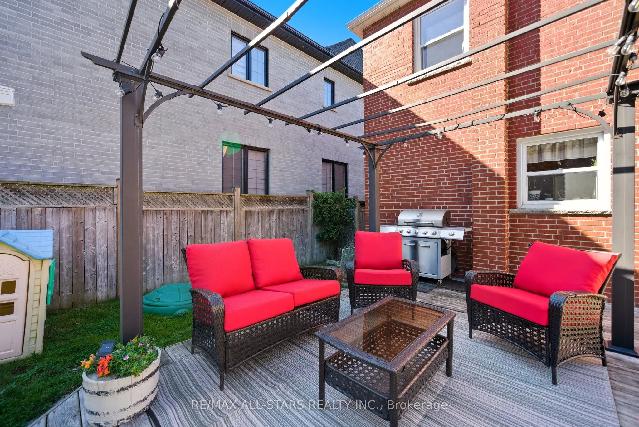 11 Chatterton Boulevard