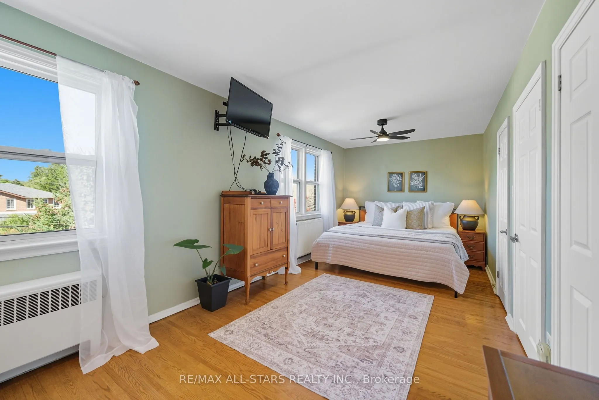 11 Chatterton Boulevard