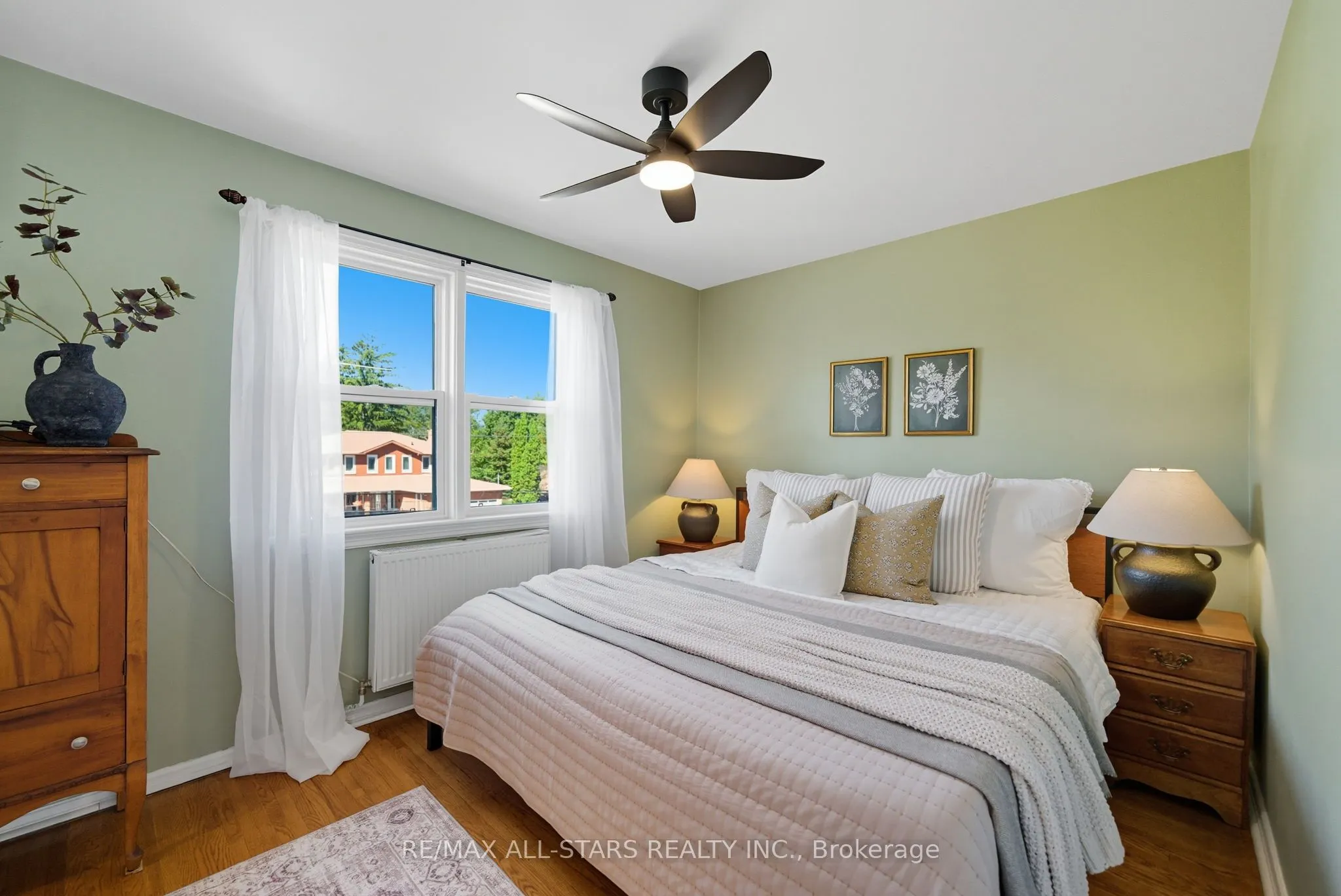 11 Chatterton Boulevard