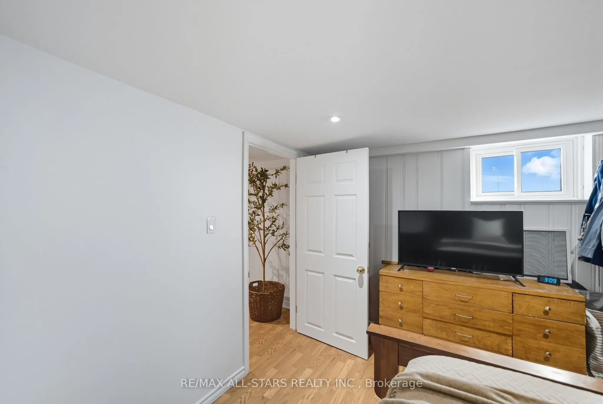 11 Chatterton Boulevard