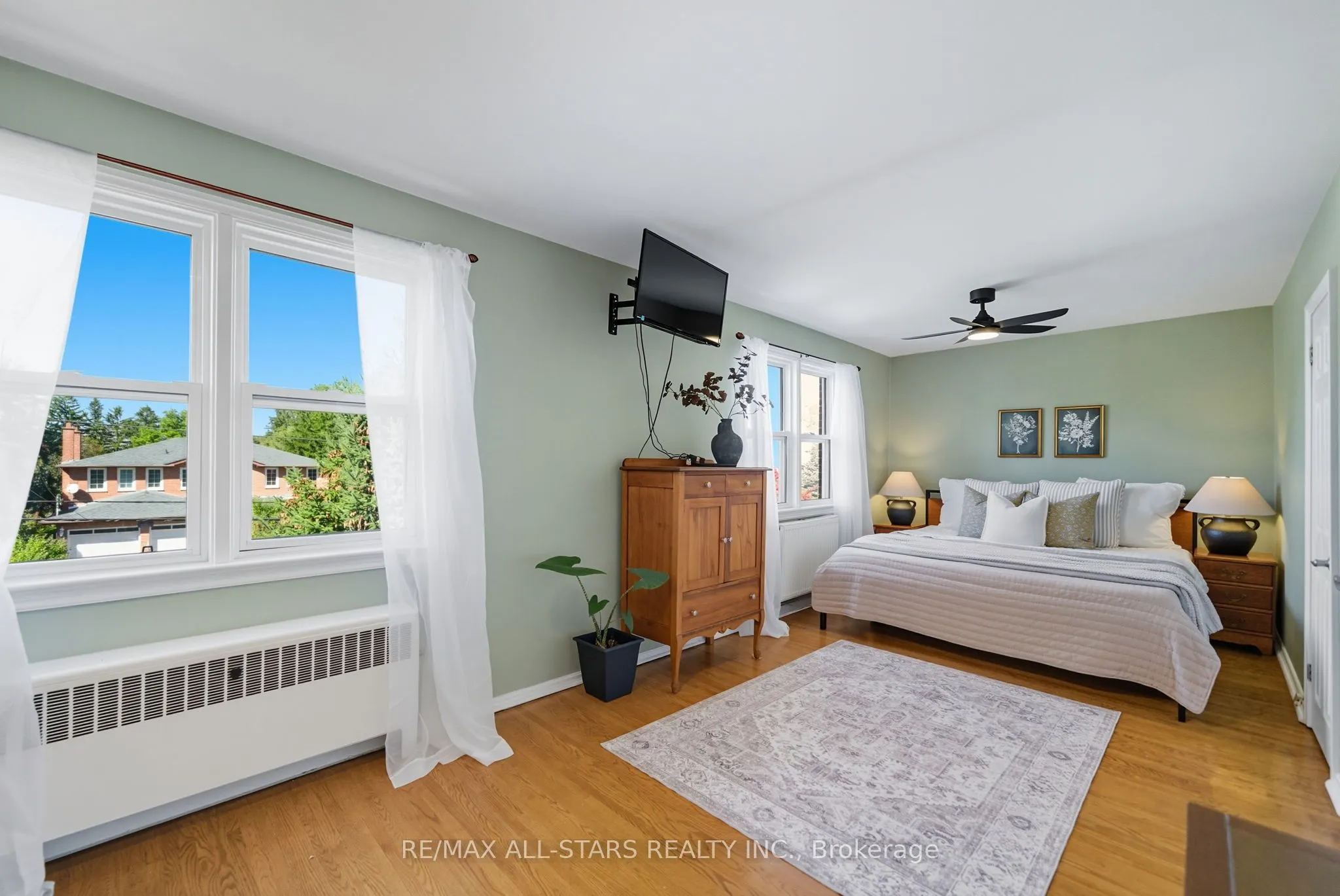 11 Chatterton Boulevard