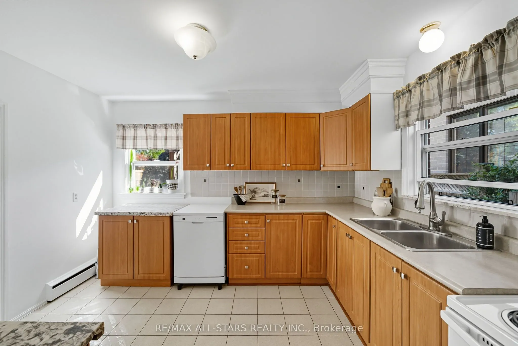 11 Chatterton Boulevard