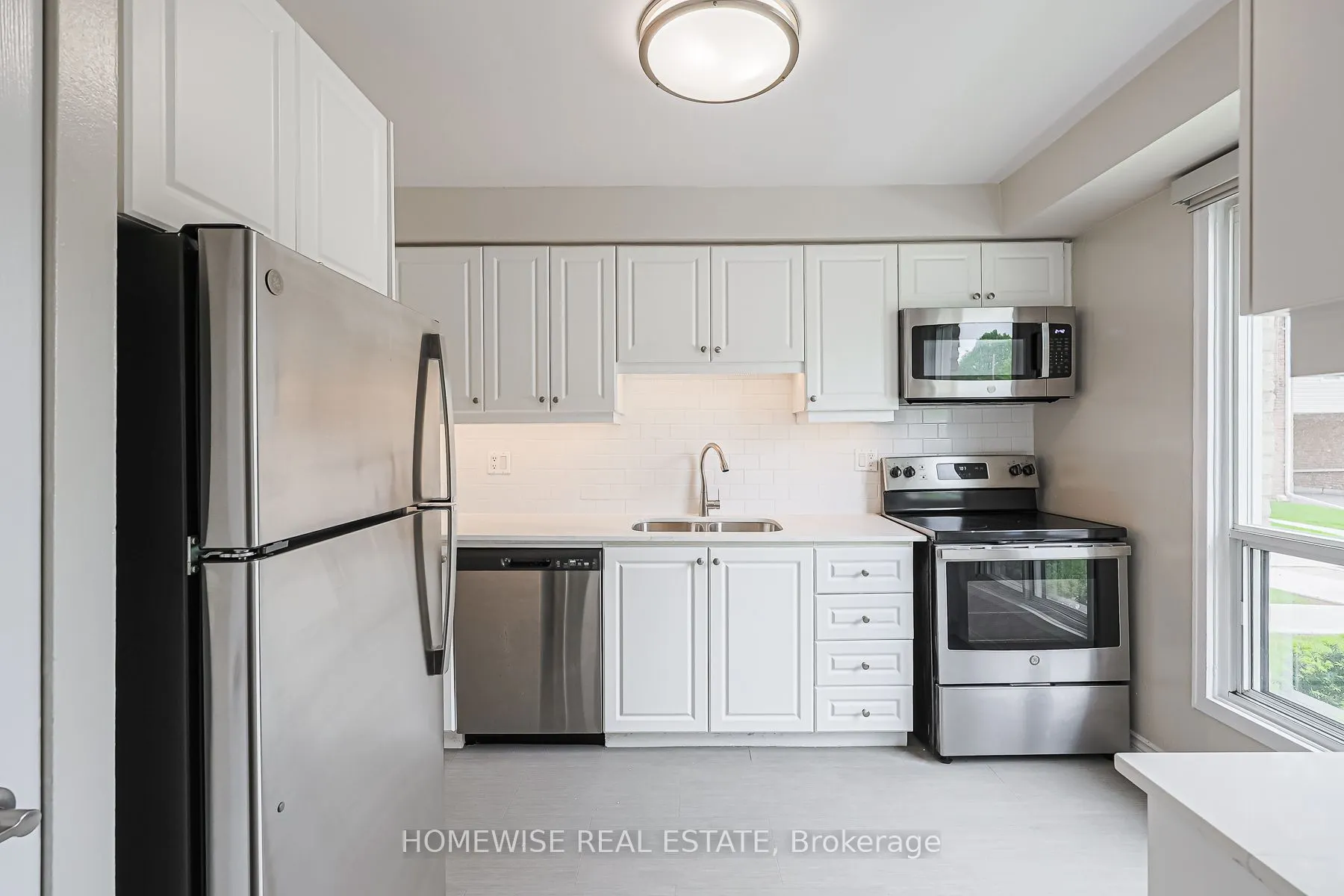 560 Waverly Street N, #28