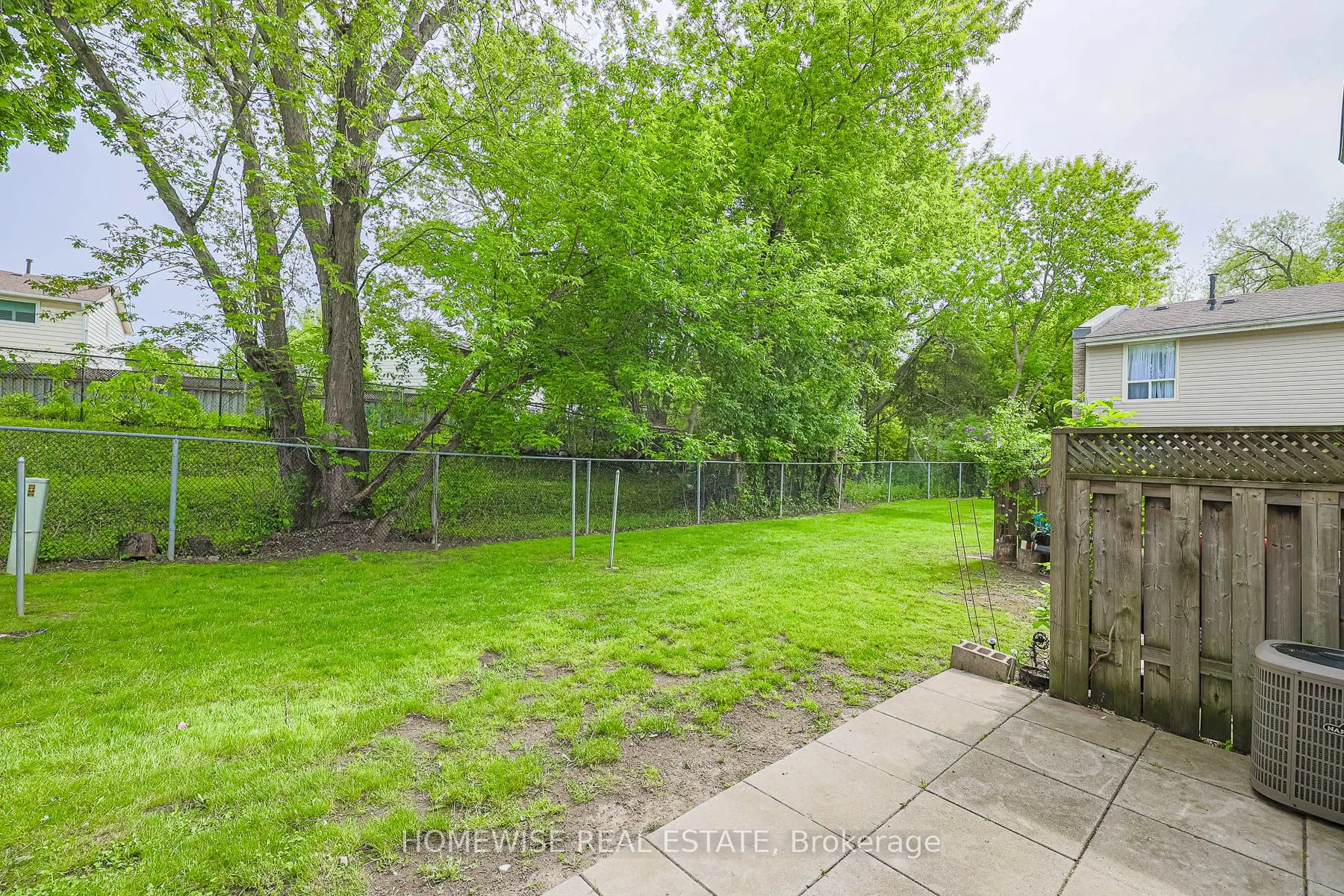 560 Waverly Street N, #28