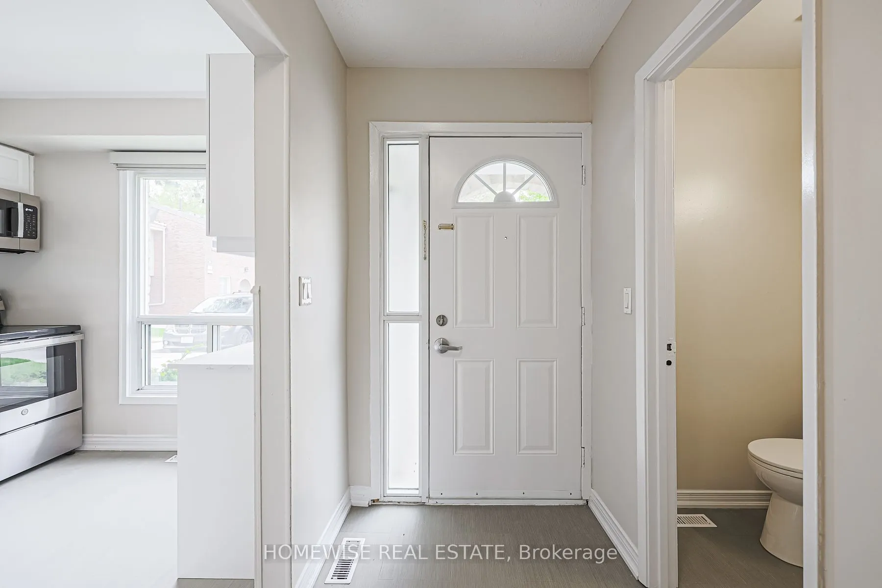 560 Waverly Street N, #28