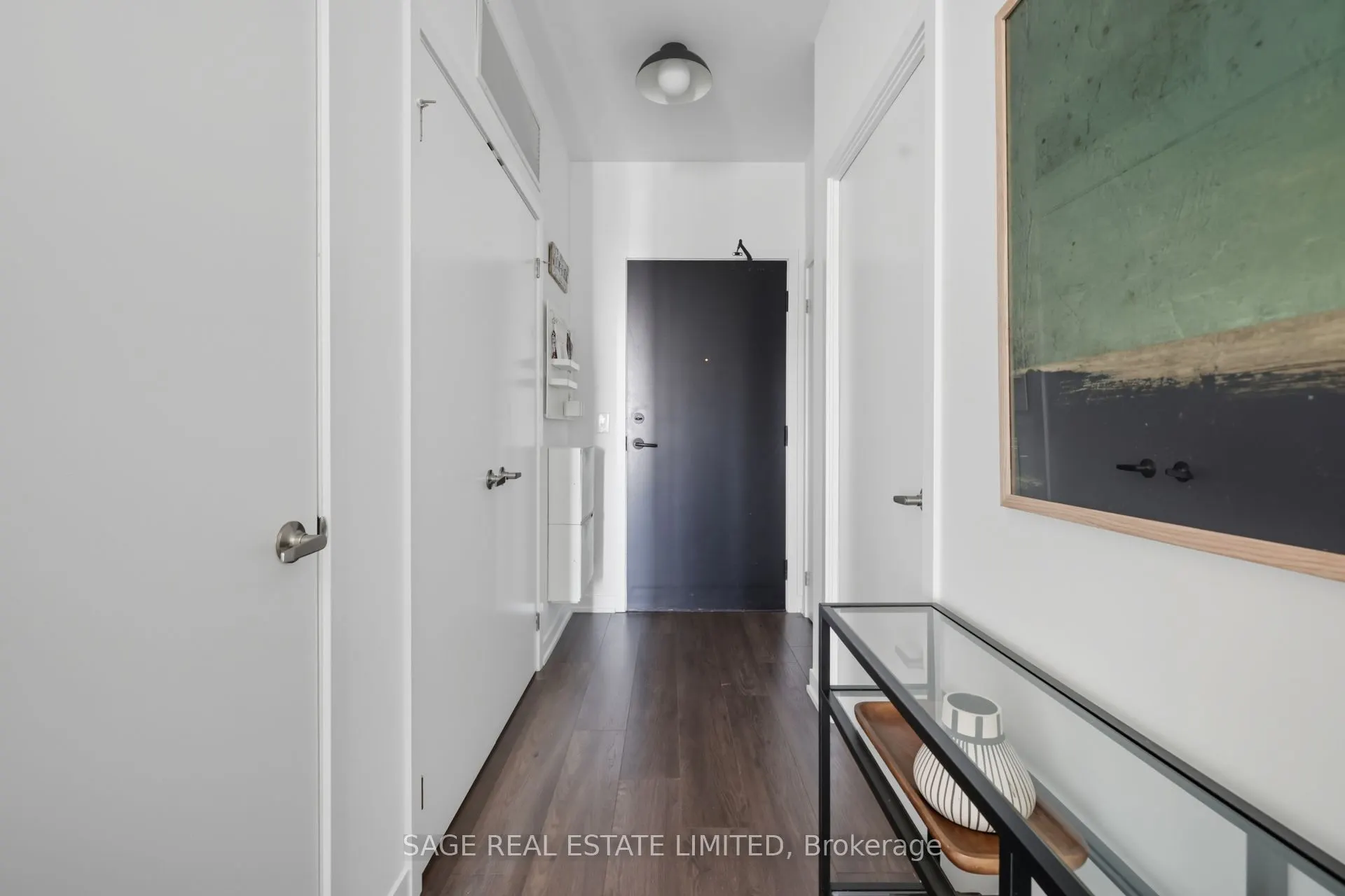 899 Queen Street E, #605