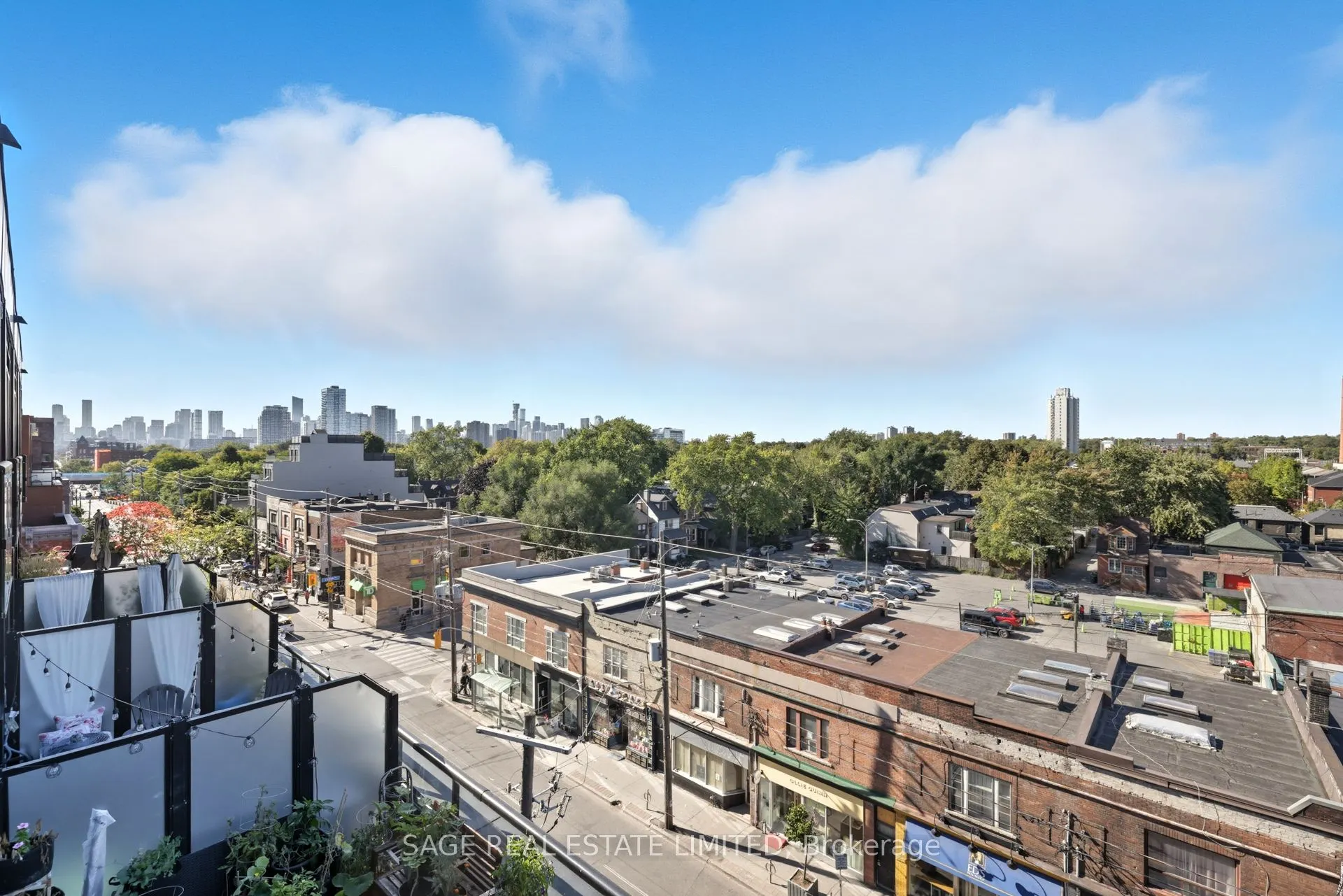 899 Queen Street E, #605