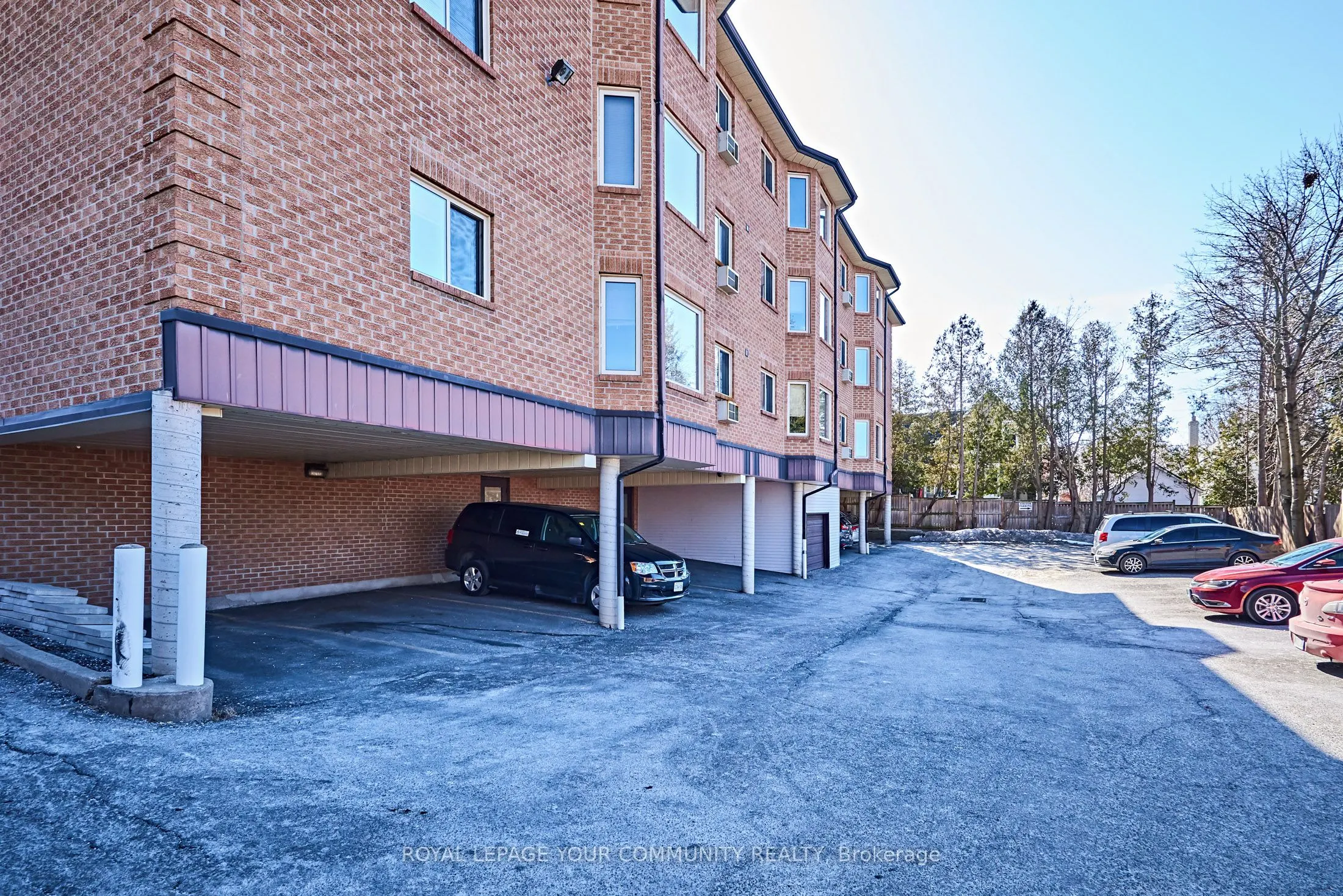 180 Centre Street S, #201