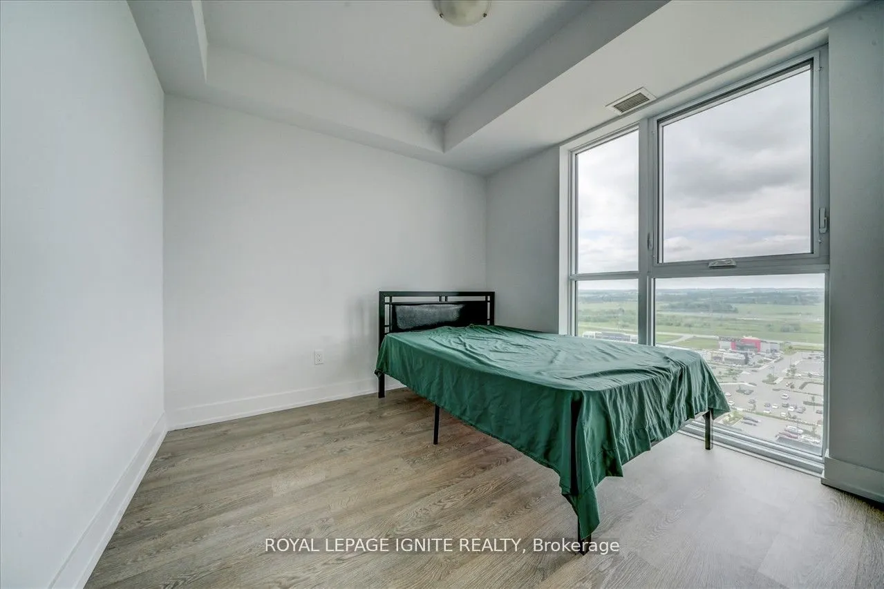 2550 Simcoe Street N, #2106