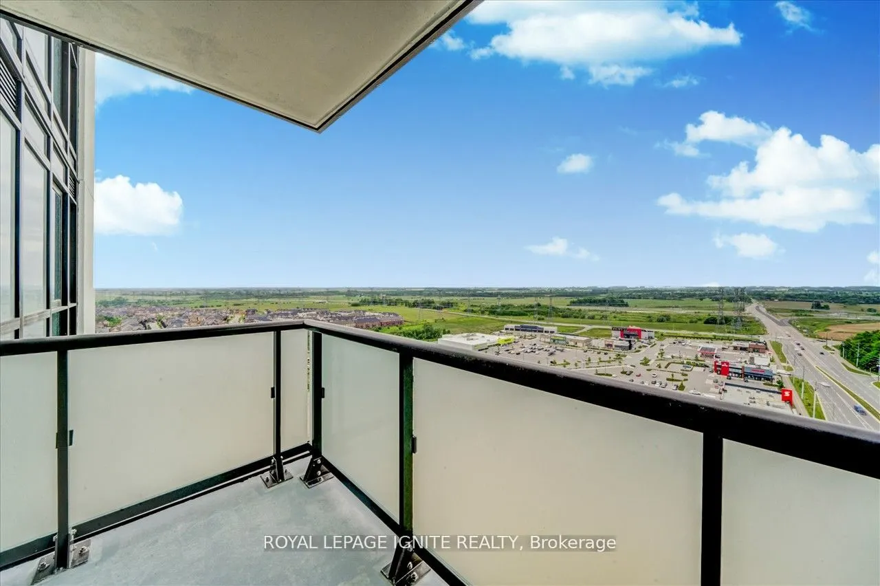 2550 Simcoe Street N, #2106