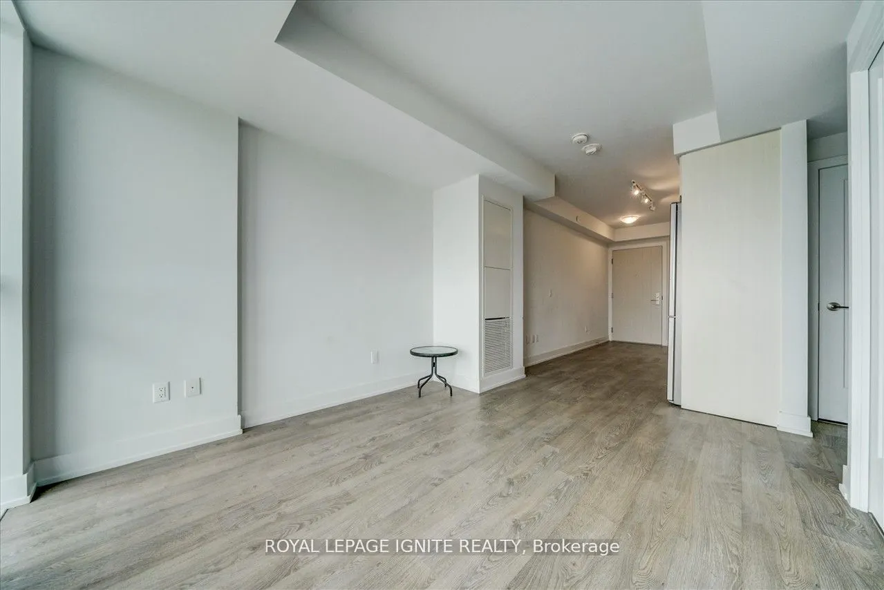 2550 Simcoe Street N, #2106