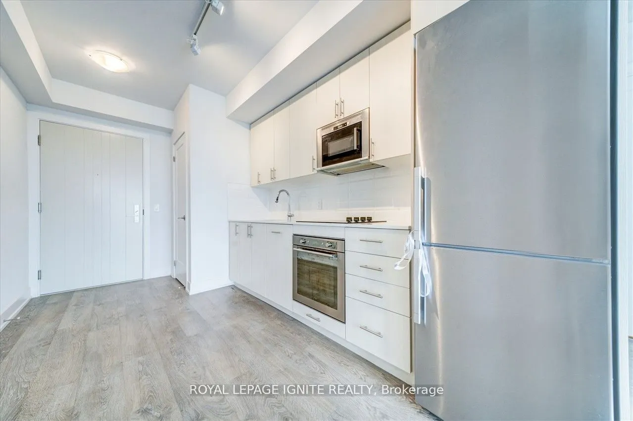 2550 Simcoe Street N, #2106