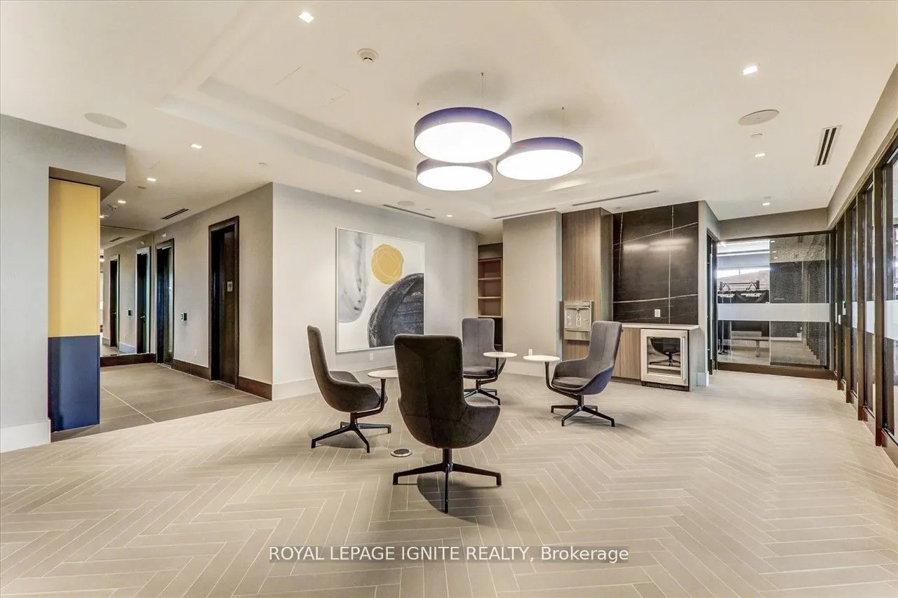 2550 Simcoe Street N, #2106