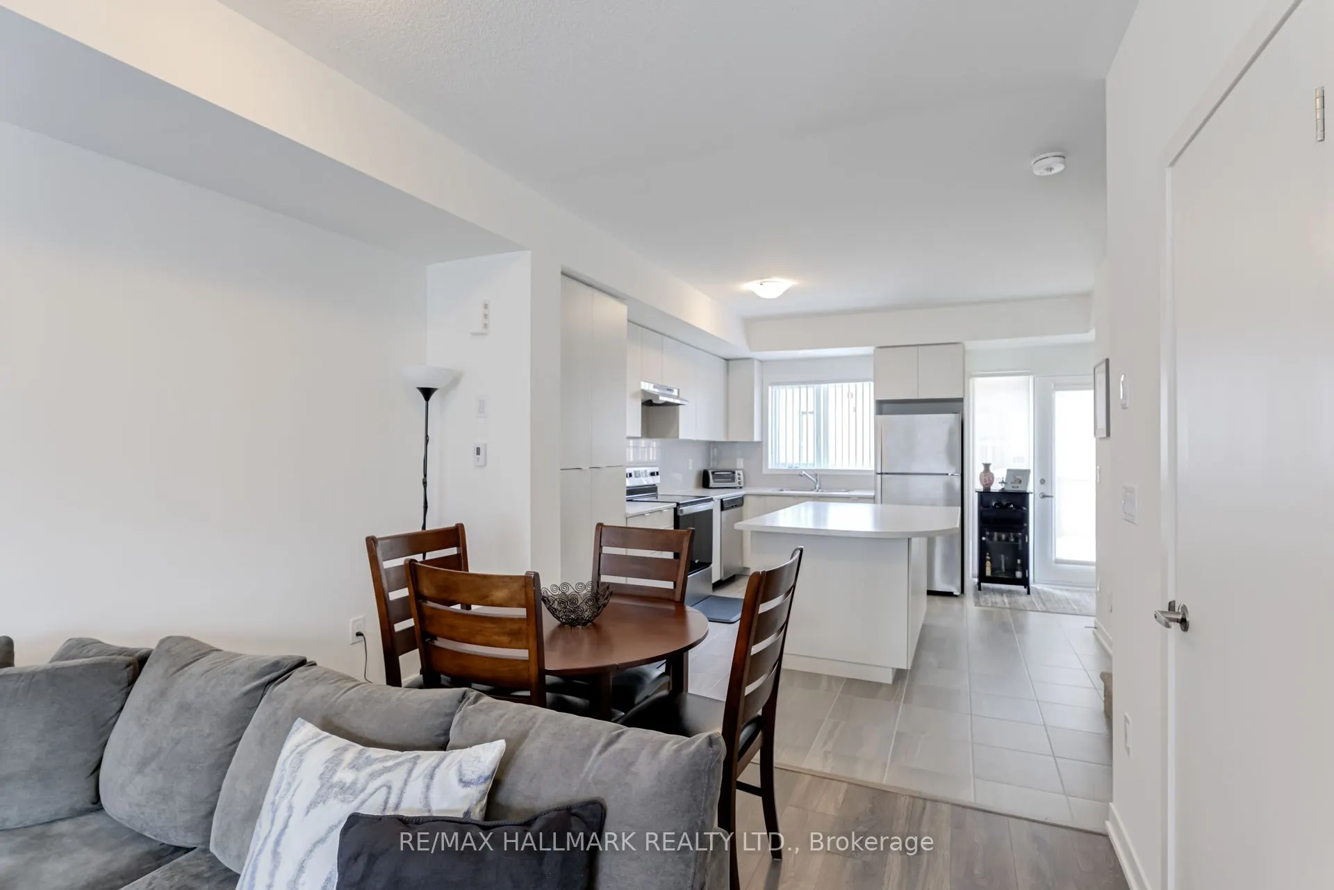 1525 Kingston Road, #803