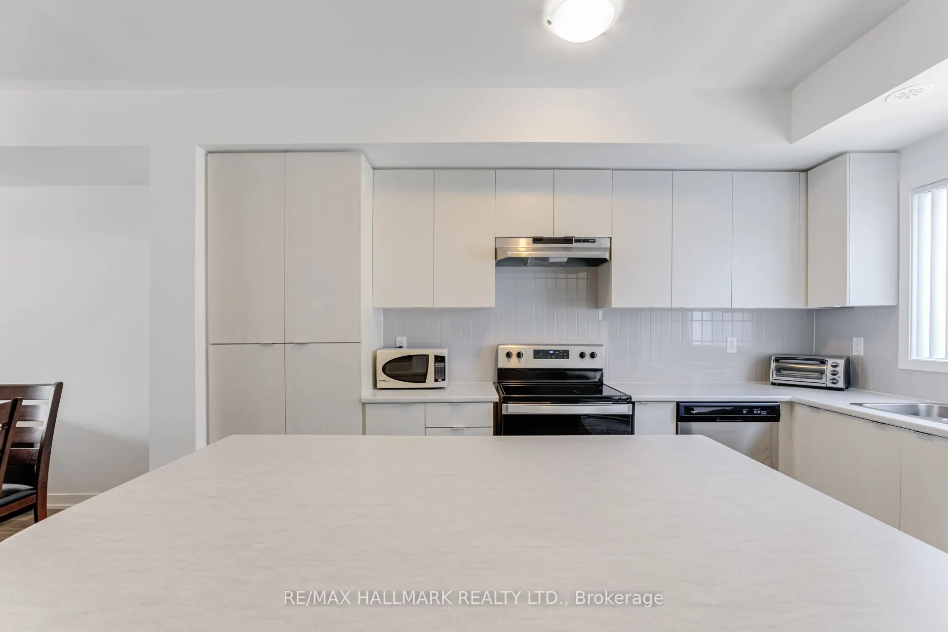 1525 Kingston Road, #803
