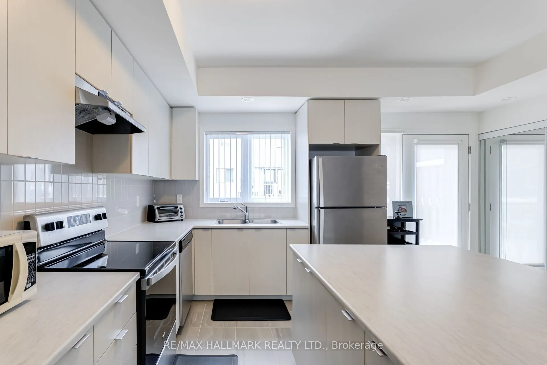 1525 Kingston Road, #803