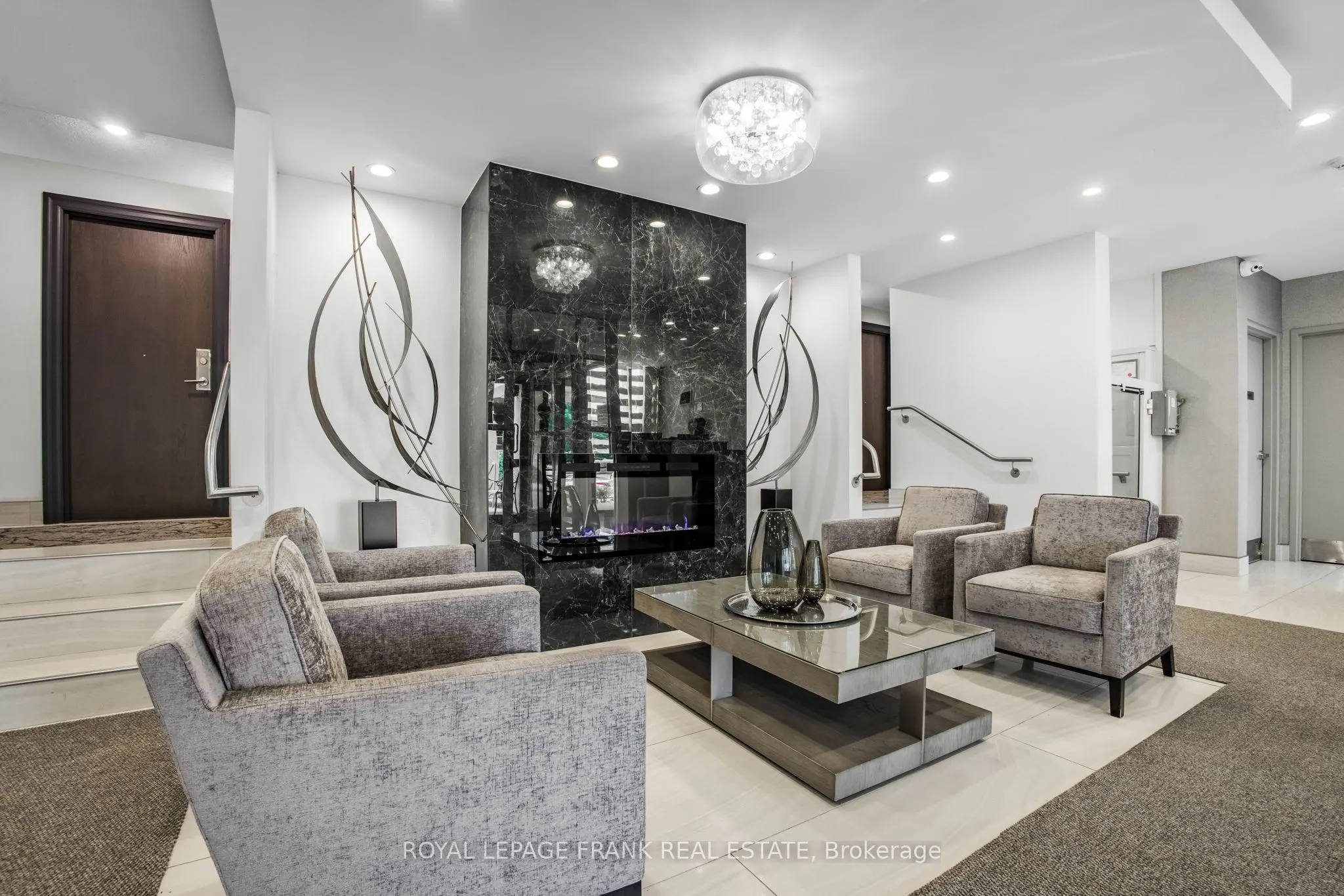 340 Watson Street W, #701