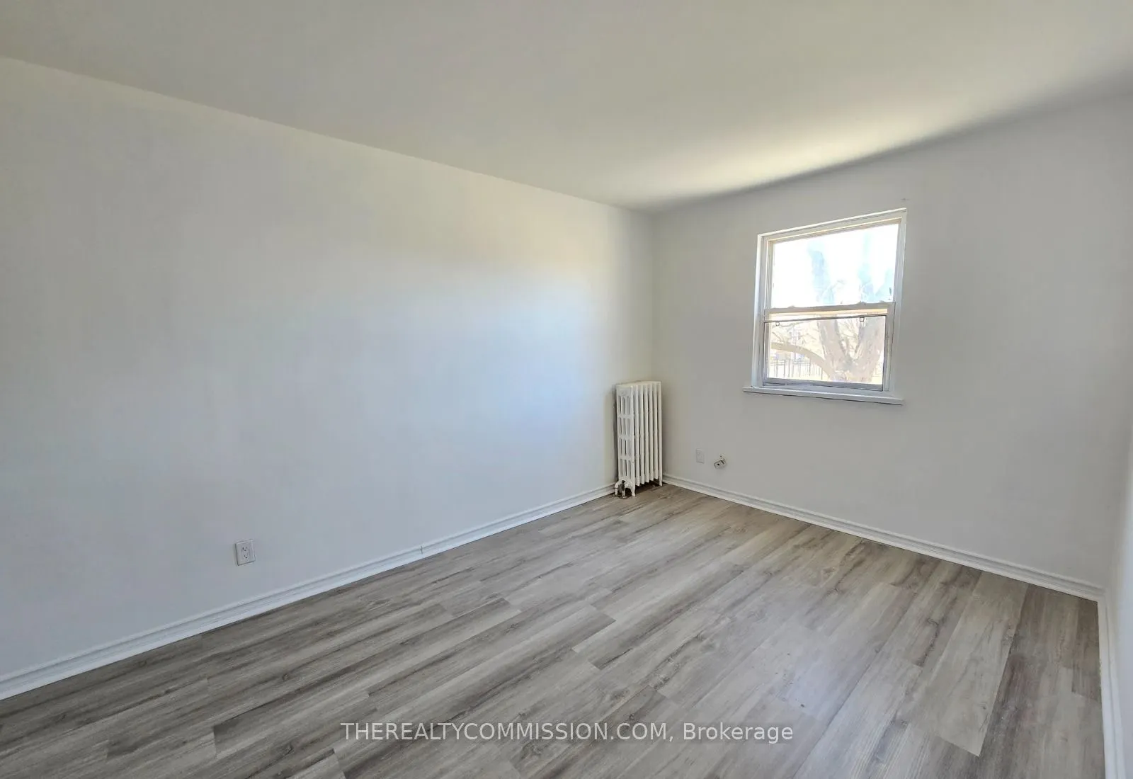 610 Dundas Street W, #10