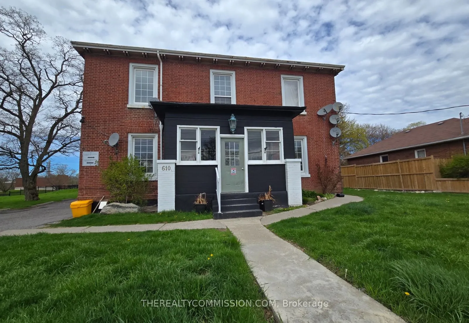 610 Dundas Street W, #10