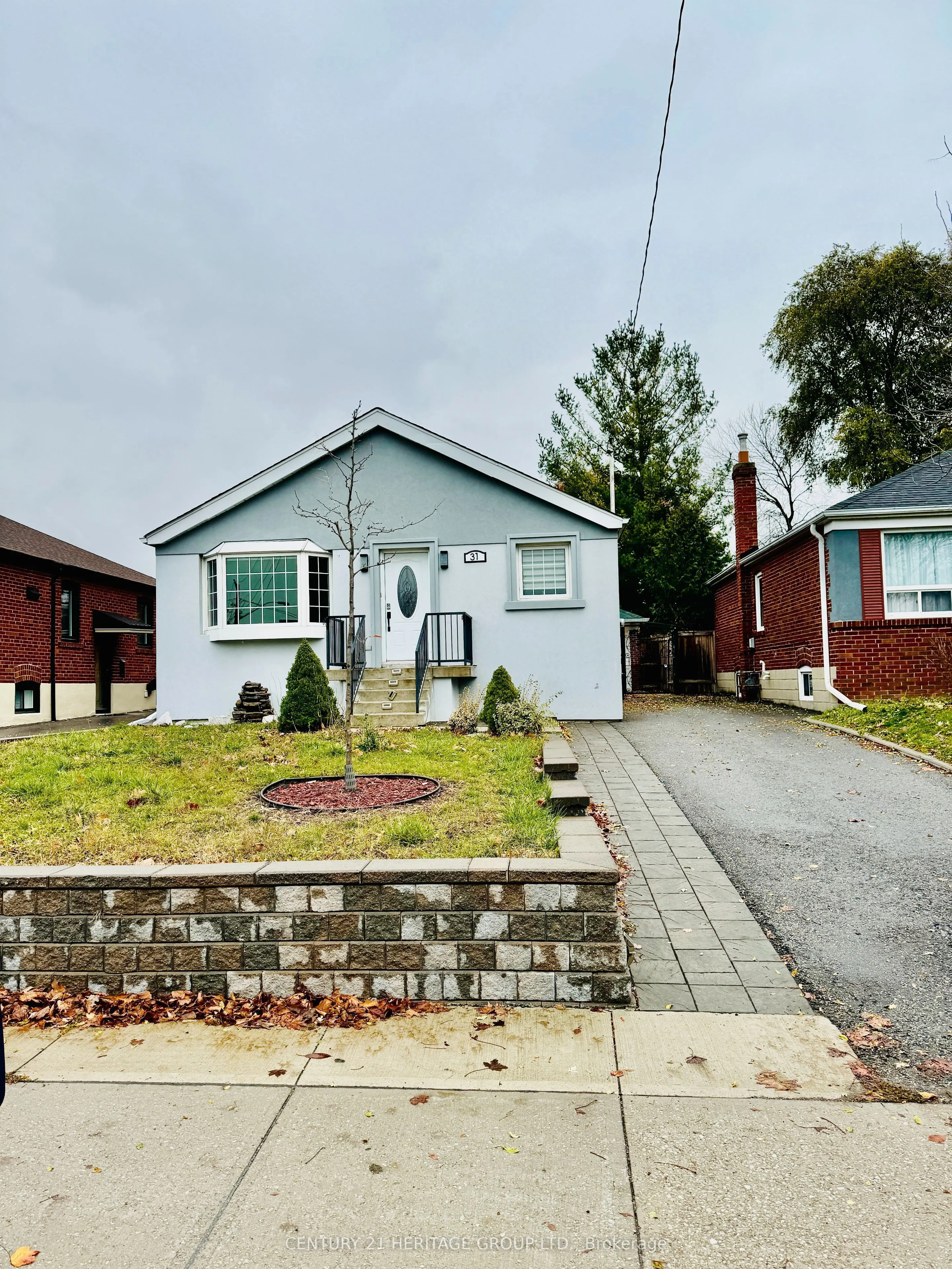 31 Lilian Drive E, #MAIN