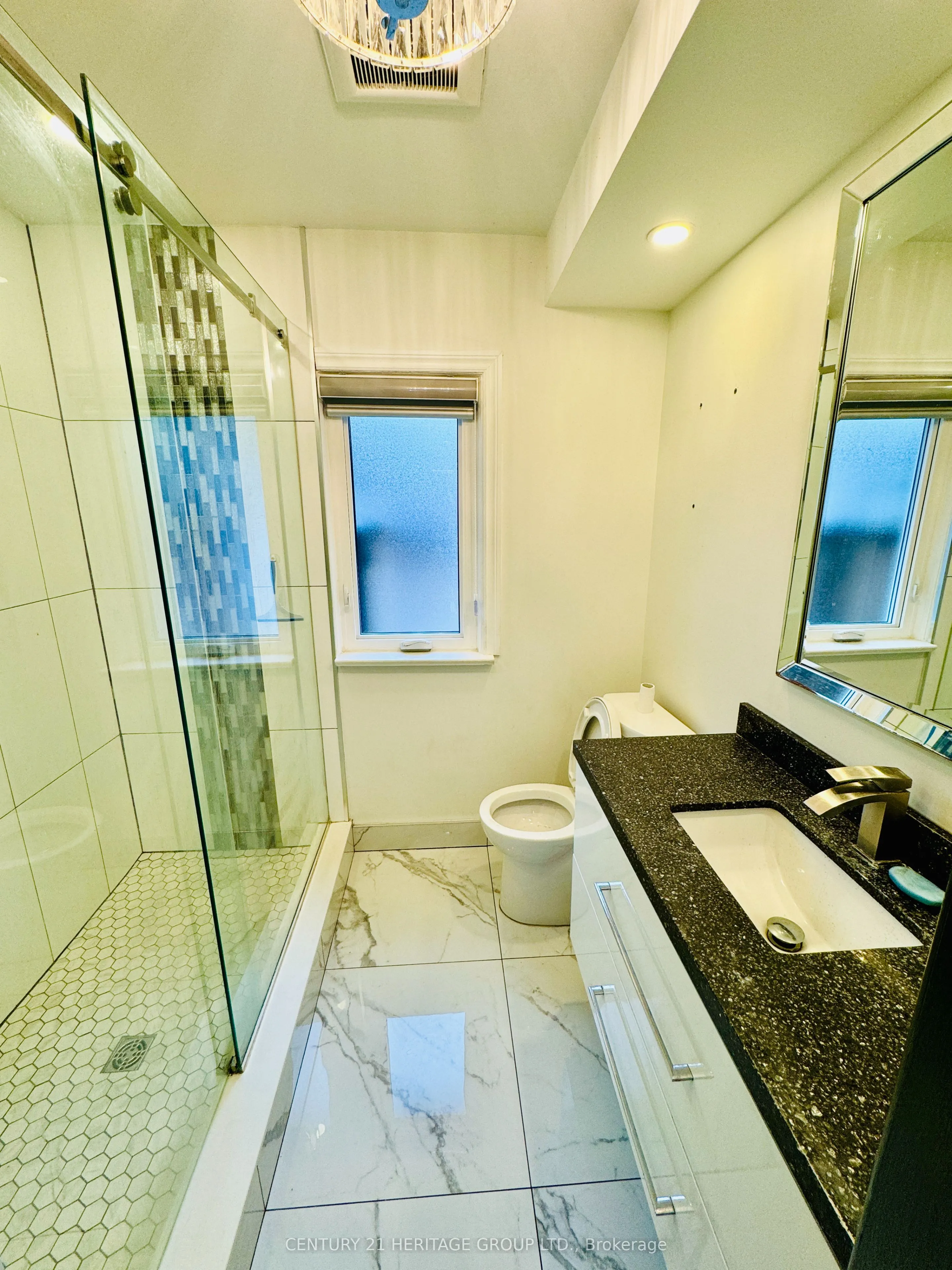 31 Lilian Drive E, #MAIN