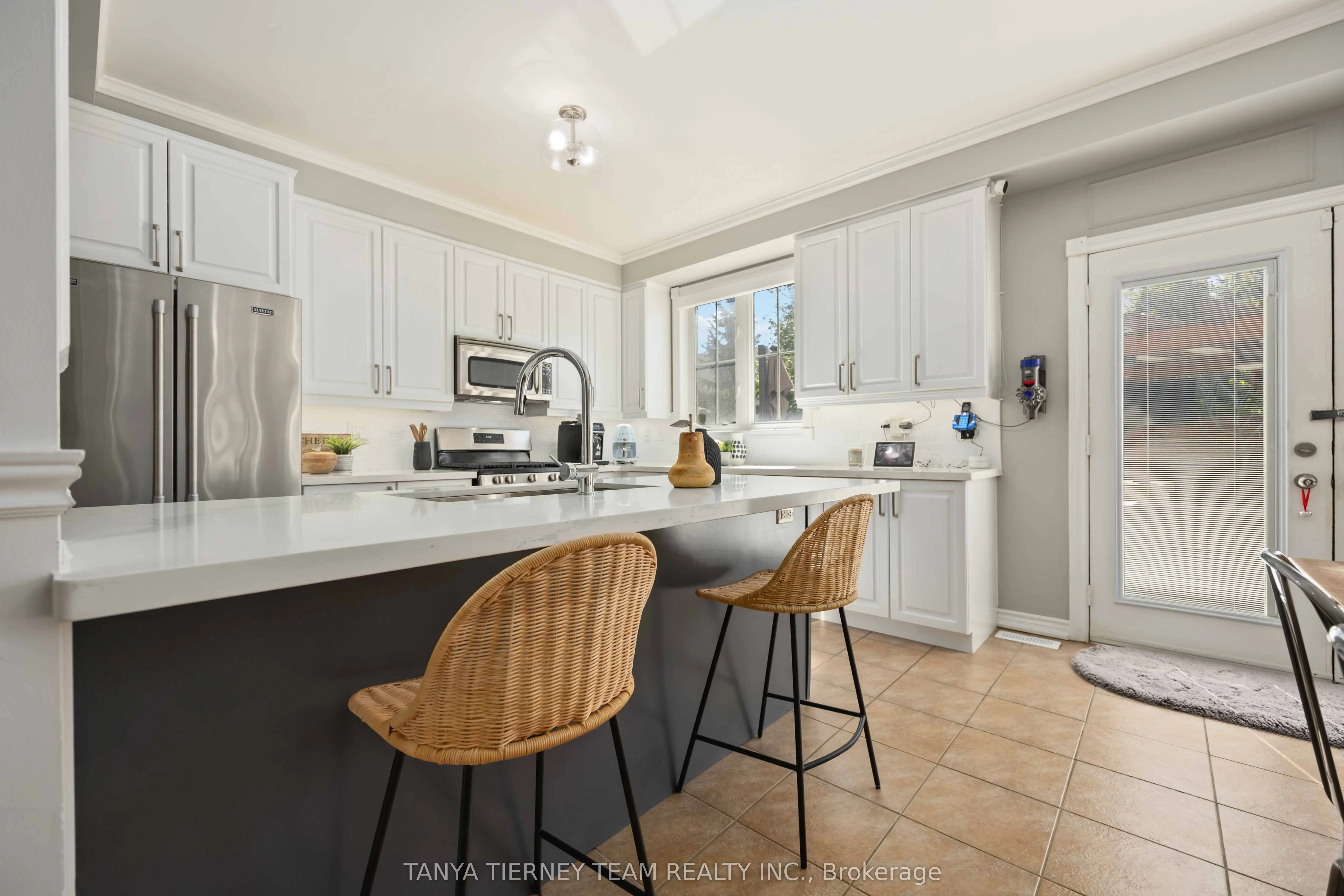 161 Carnwith Drive W
