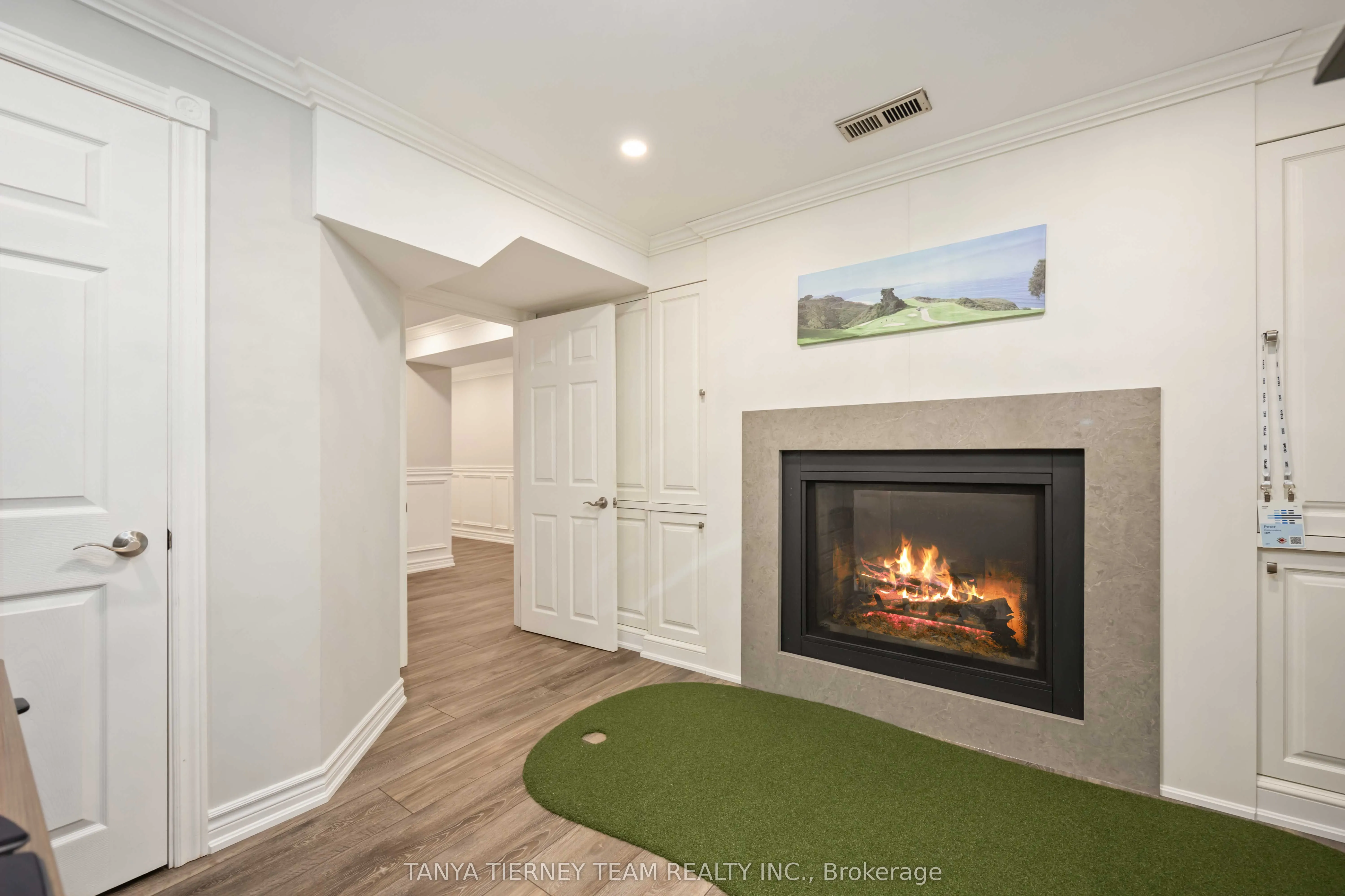 161 Carnwith Drive W