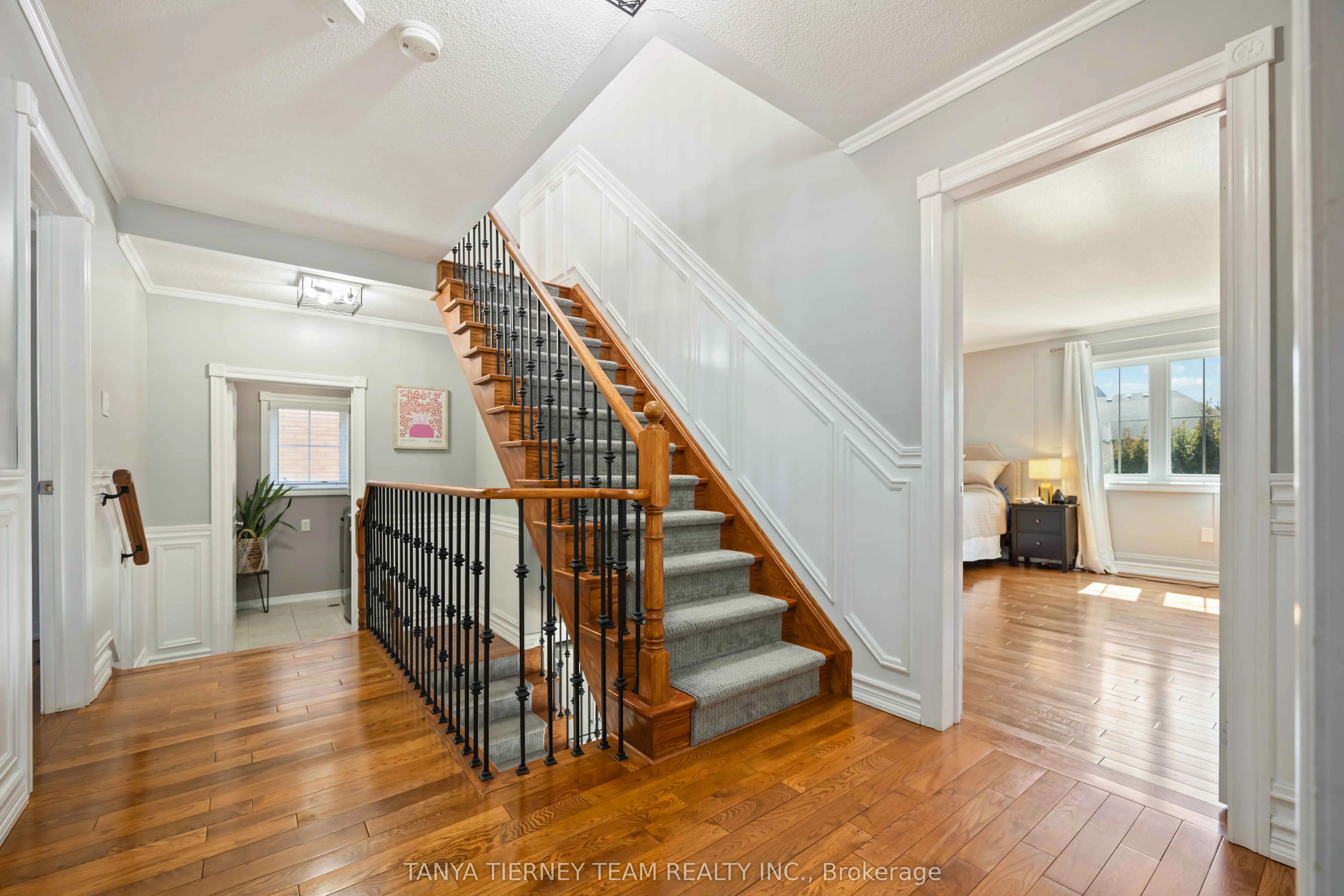 161 Carnwith Drive W