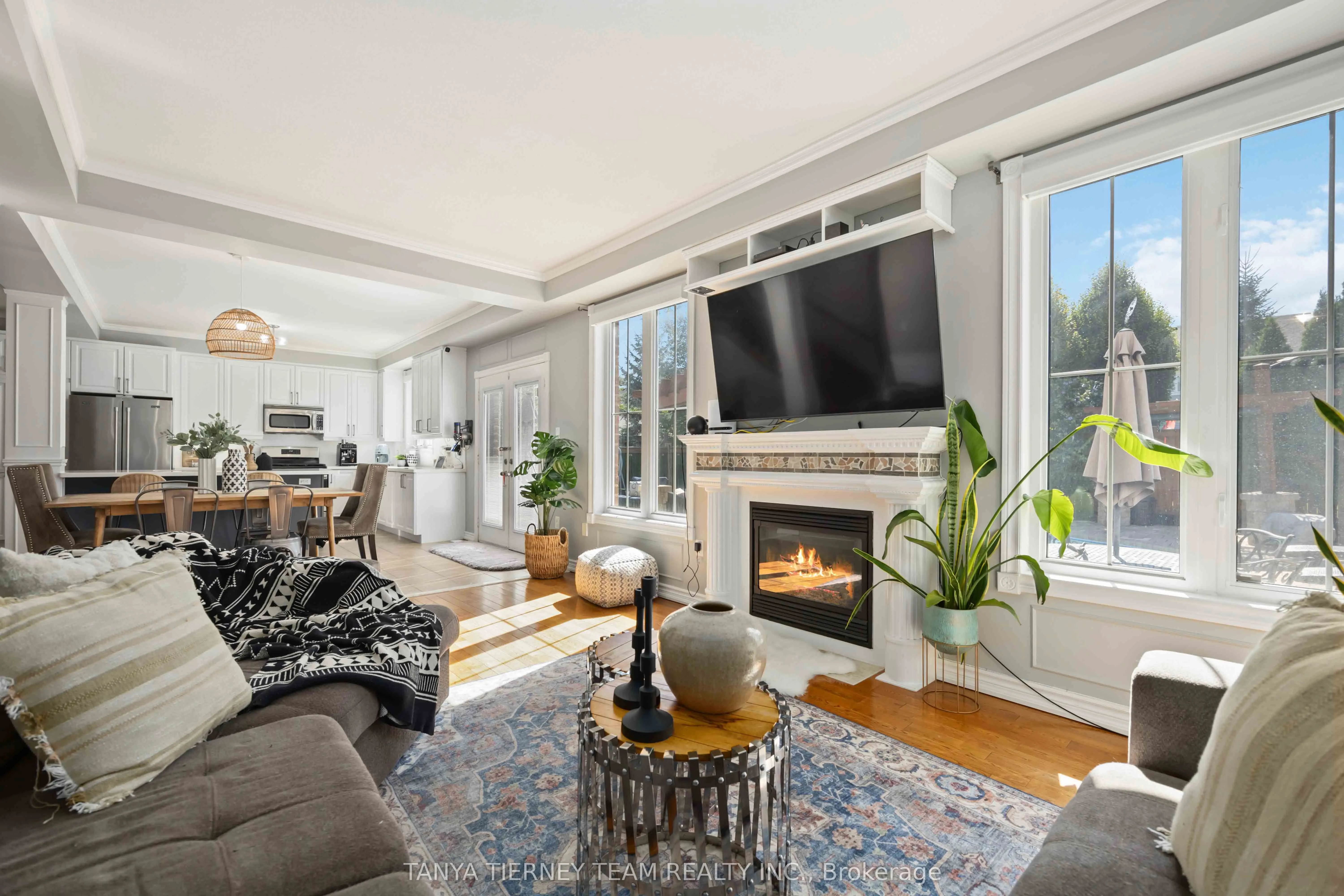 161 Carnwith Drive W